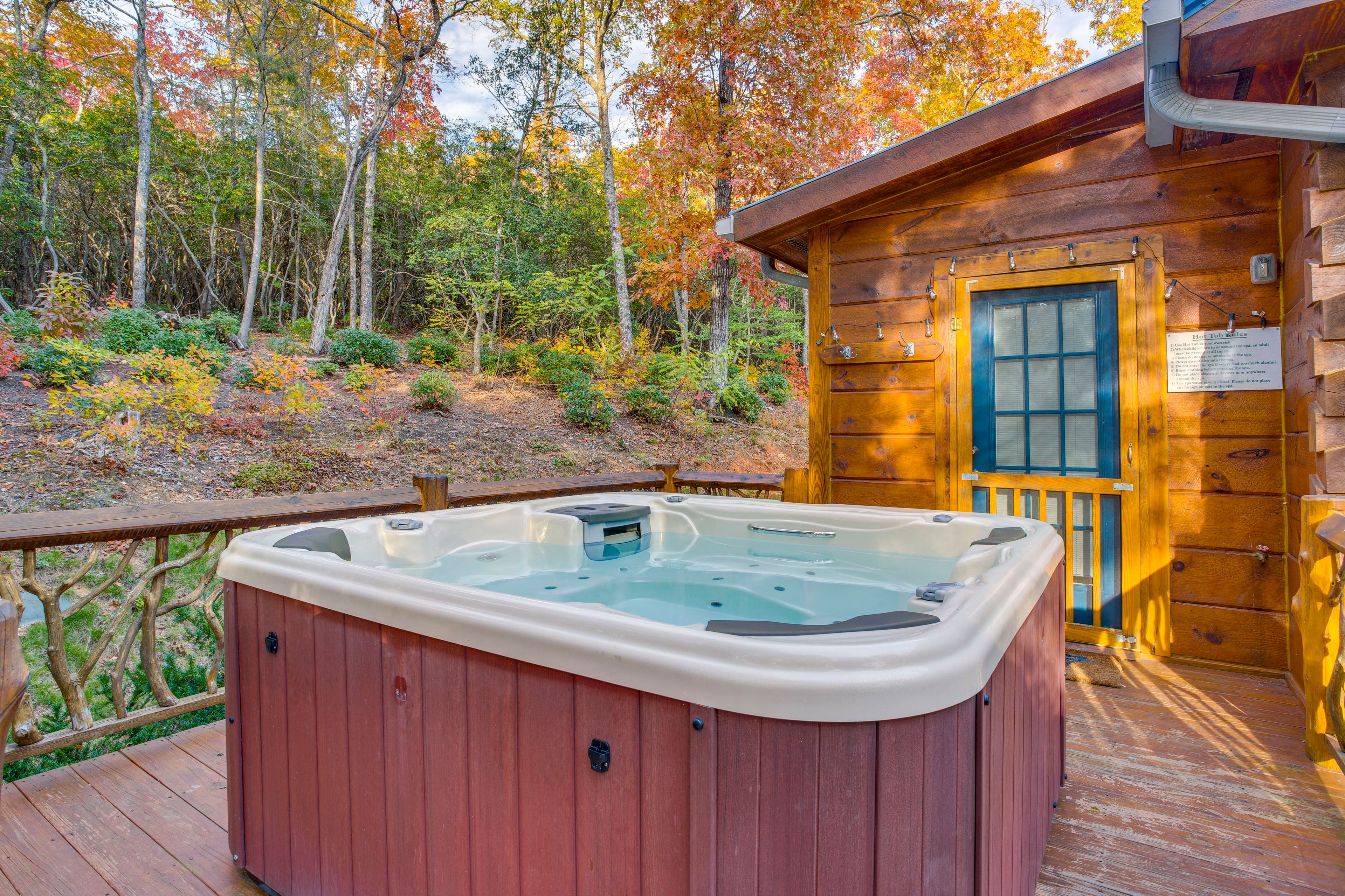 Spacious Yard | Private Hot Tub