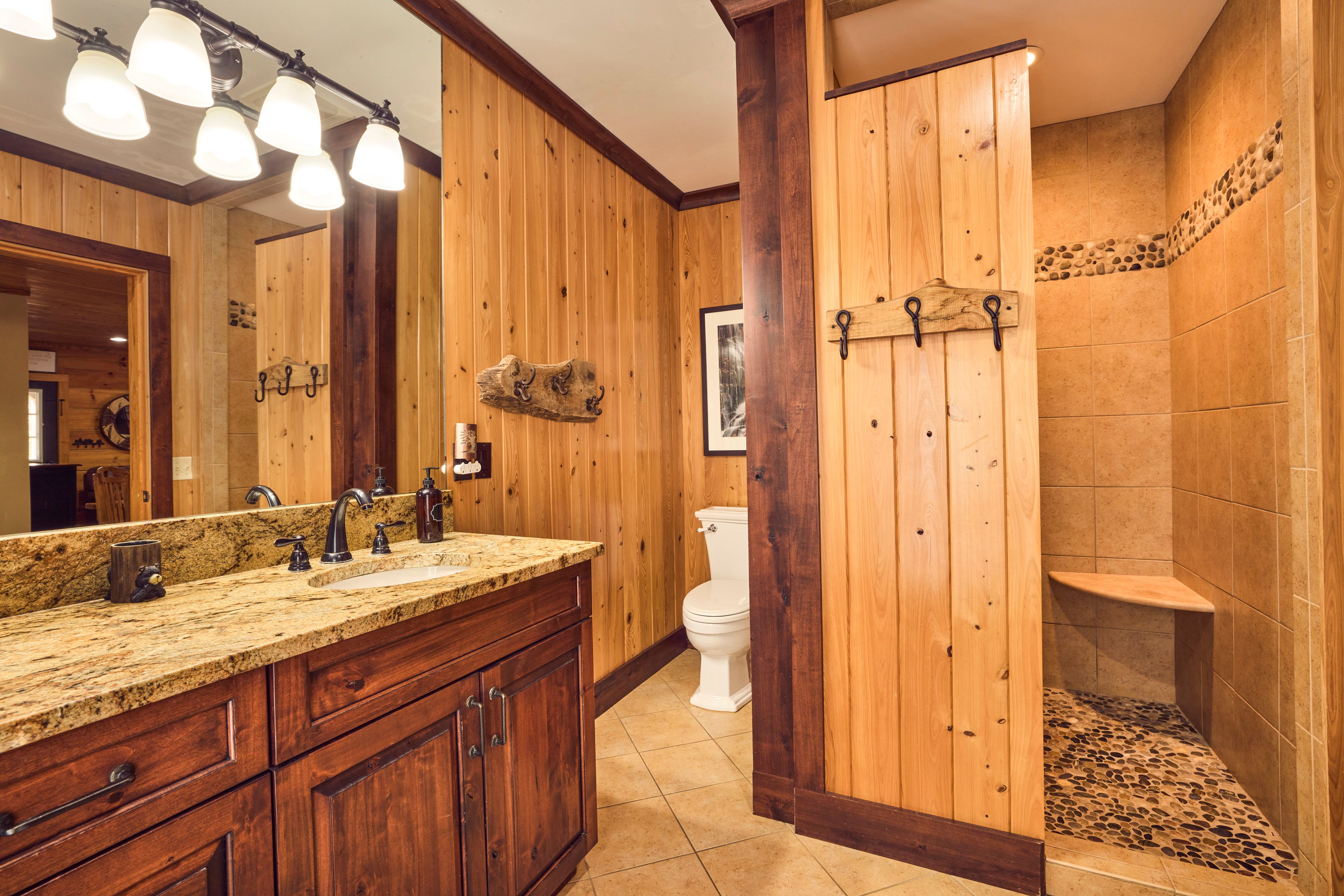 Full Bathroom | Toiletries Provided