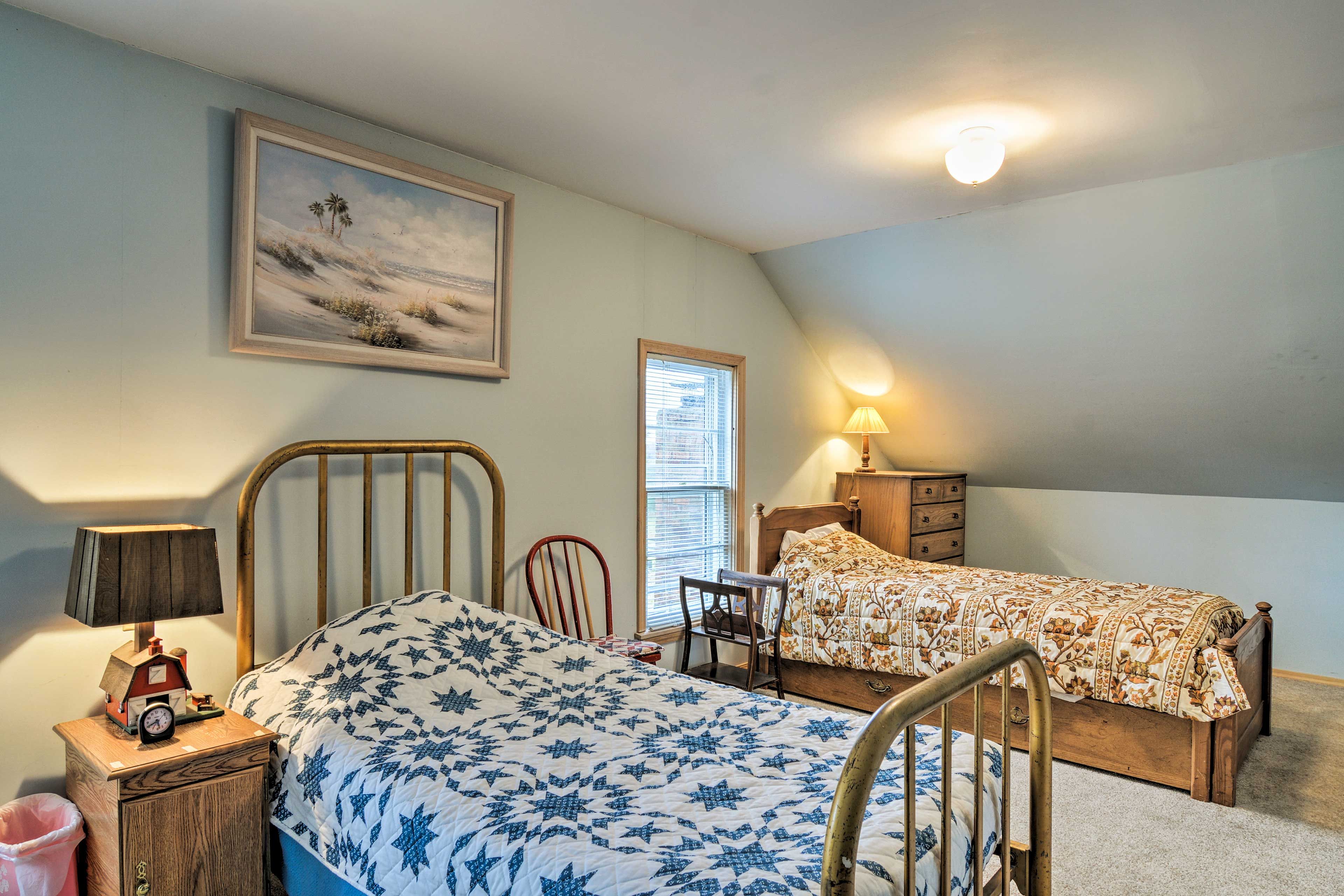 This room has 3 twin beds.