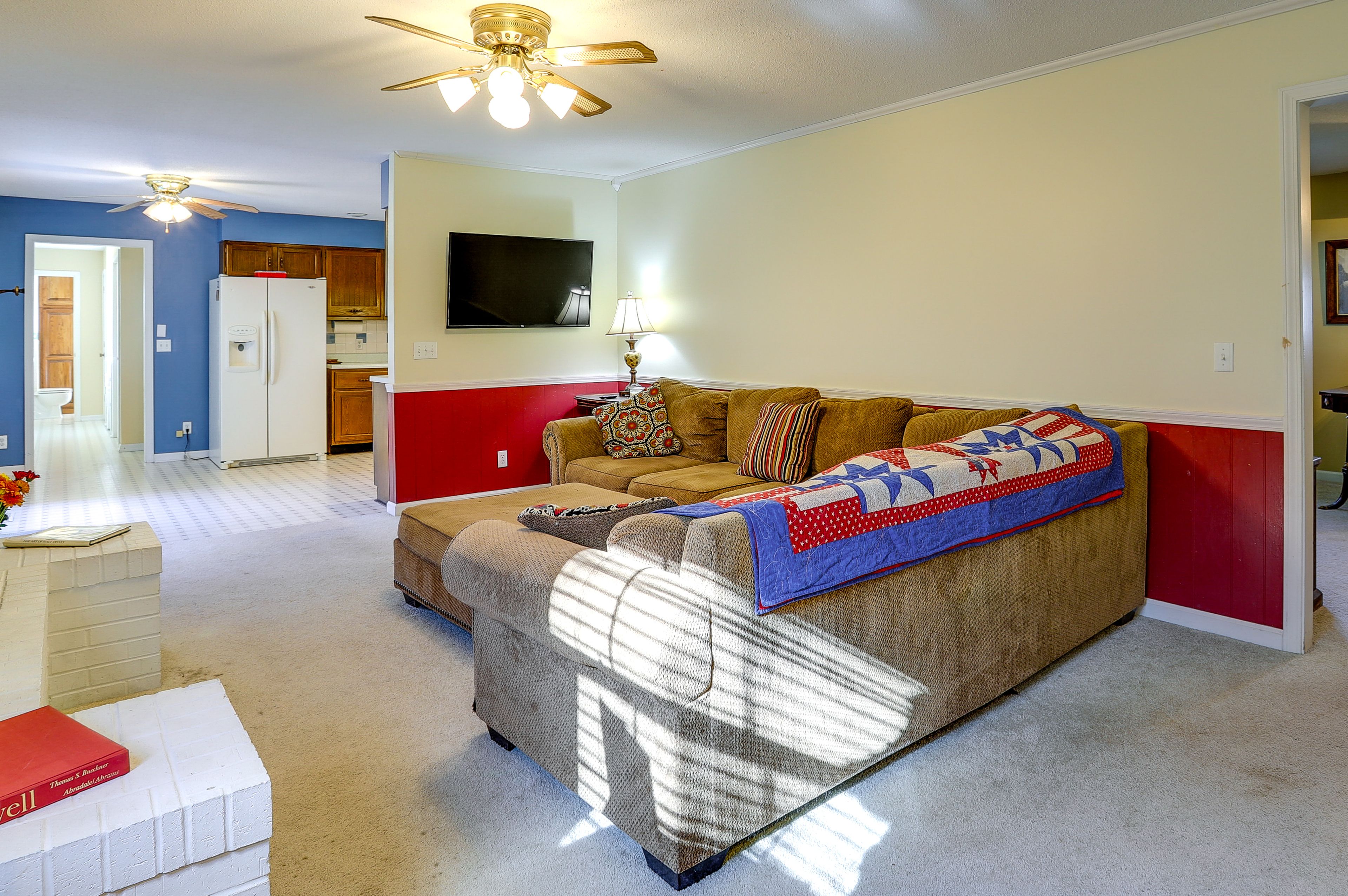 Additional Living Space | Smart TV w/ Cable