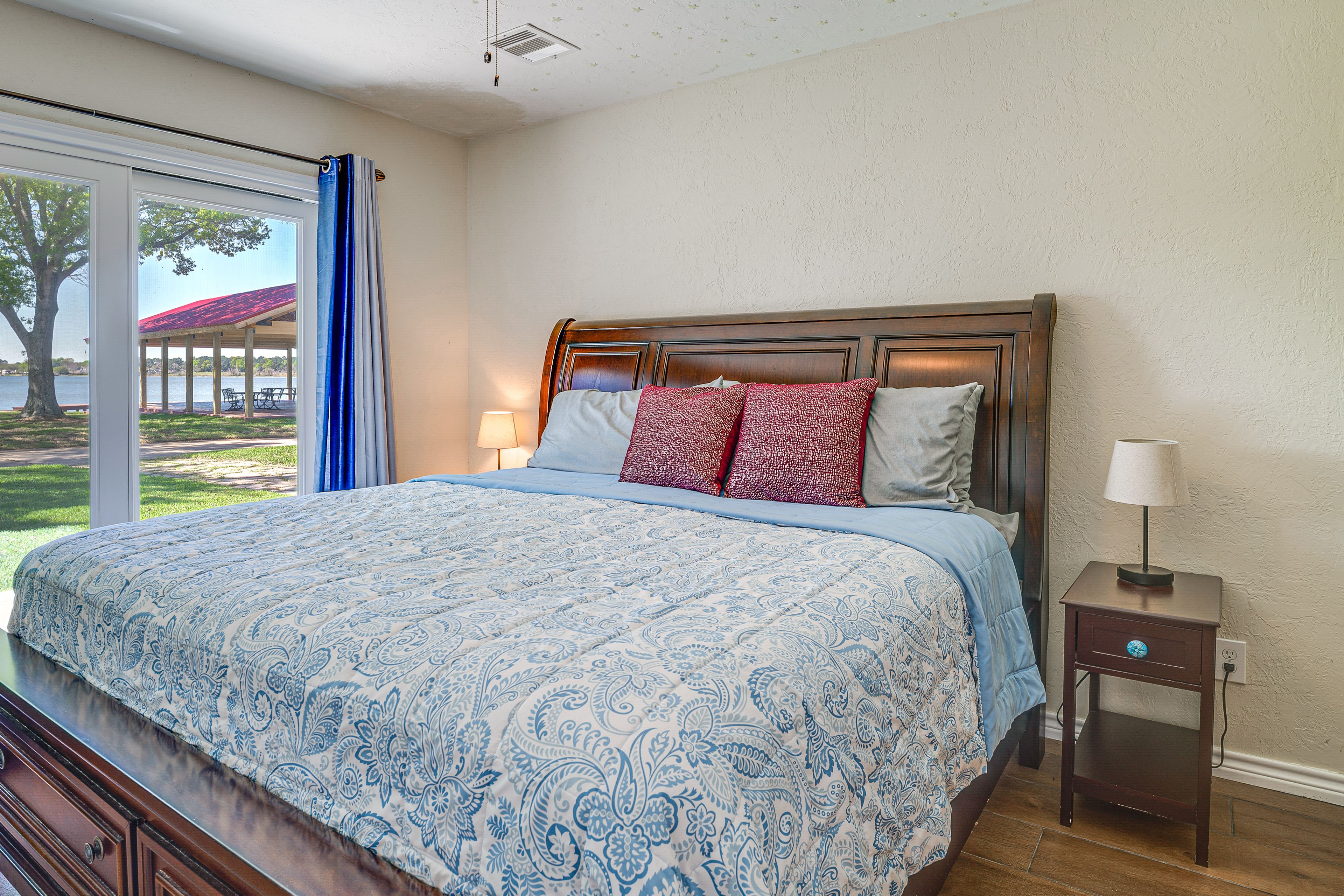 Bedroom 4 | King Bed | 1st Floor