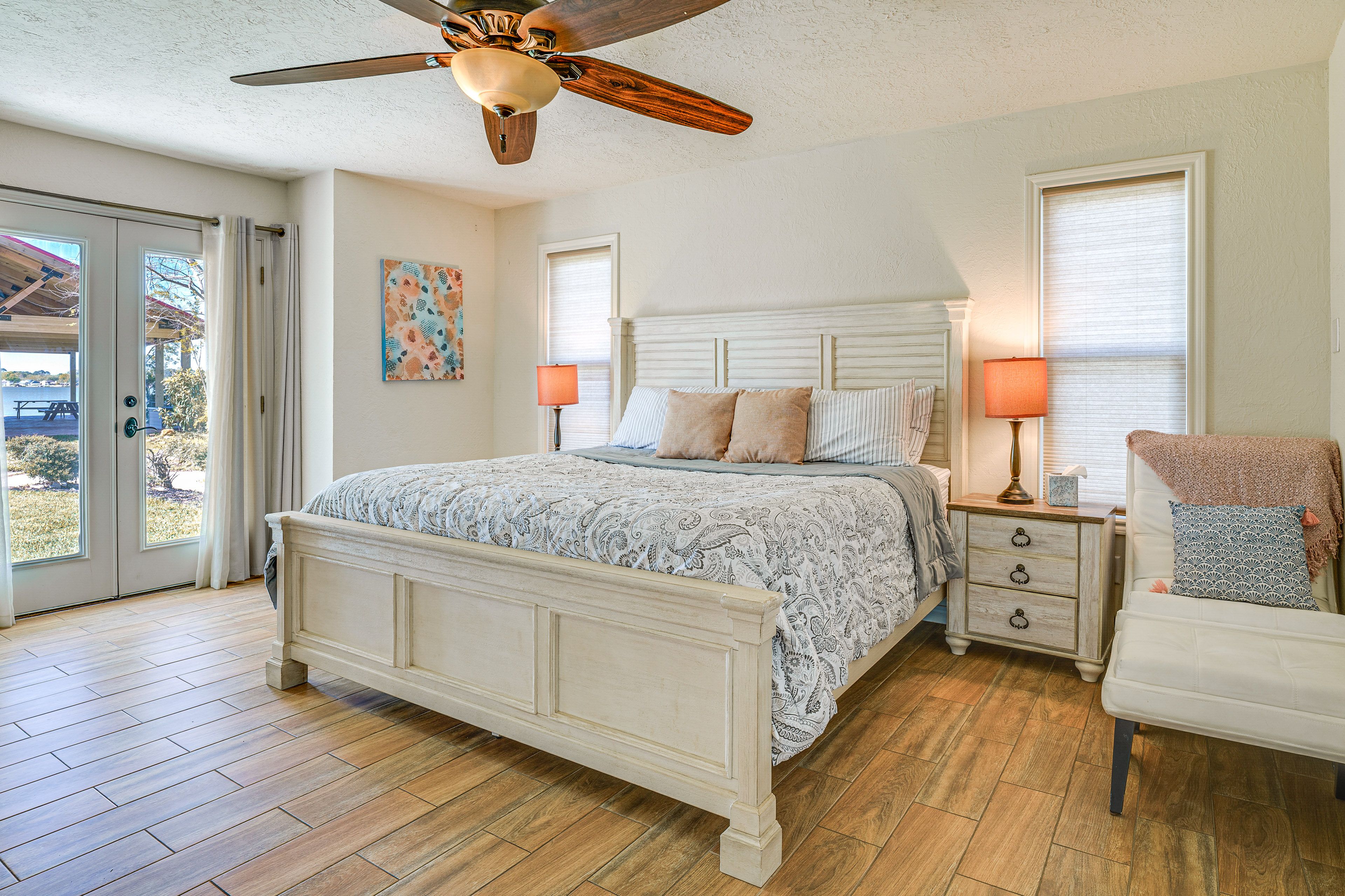 Bedroom 1 | King Bed | 1st Floor