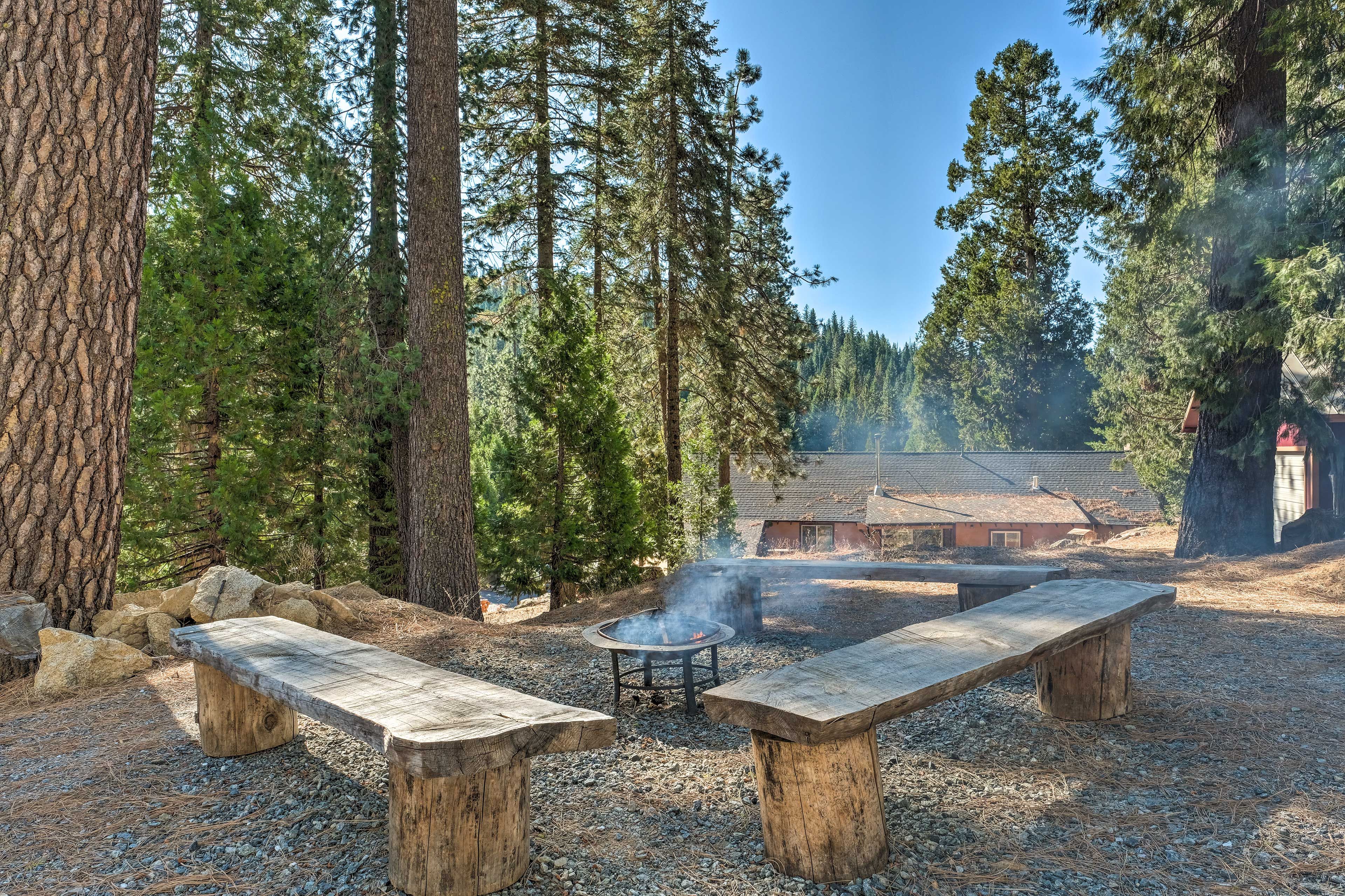 Cabin Exterior | Fire Pit