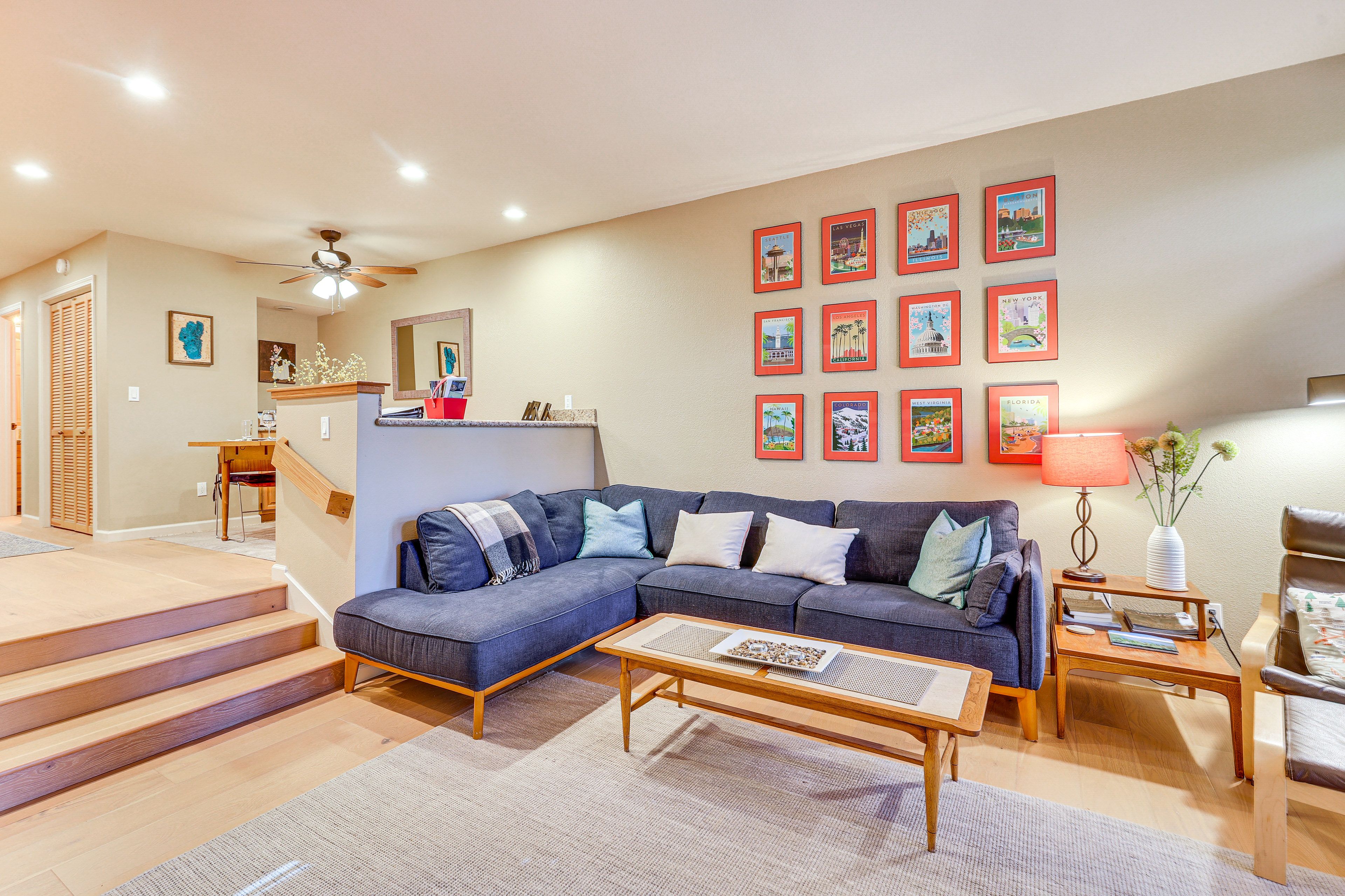 Living Room | Cable TV | Gas Fireplace