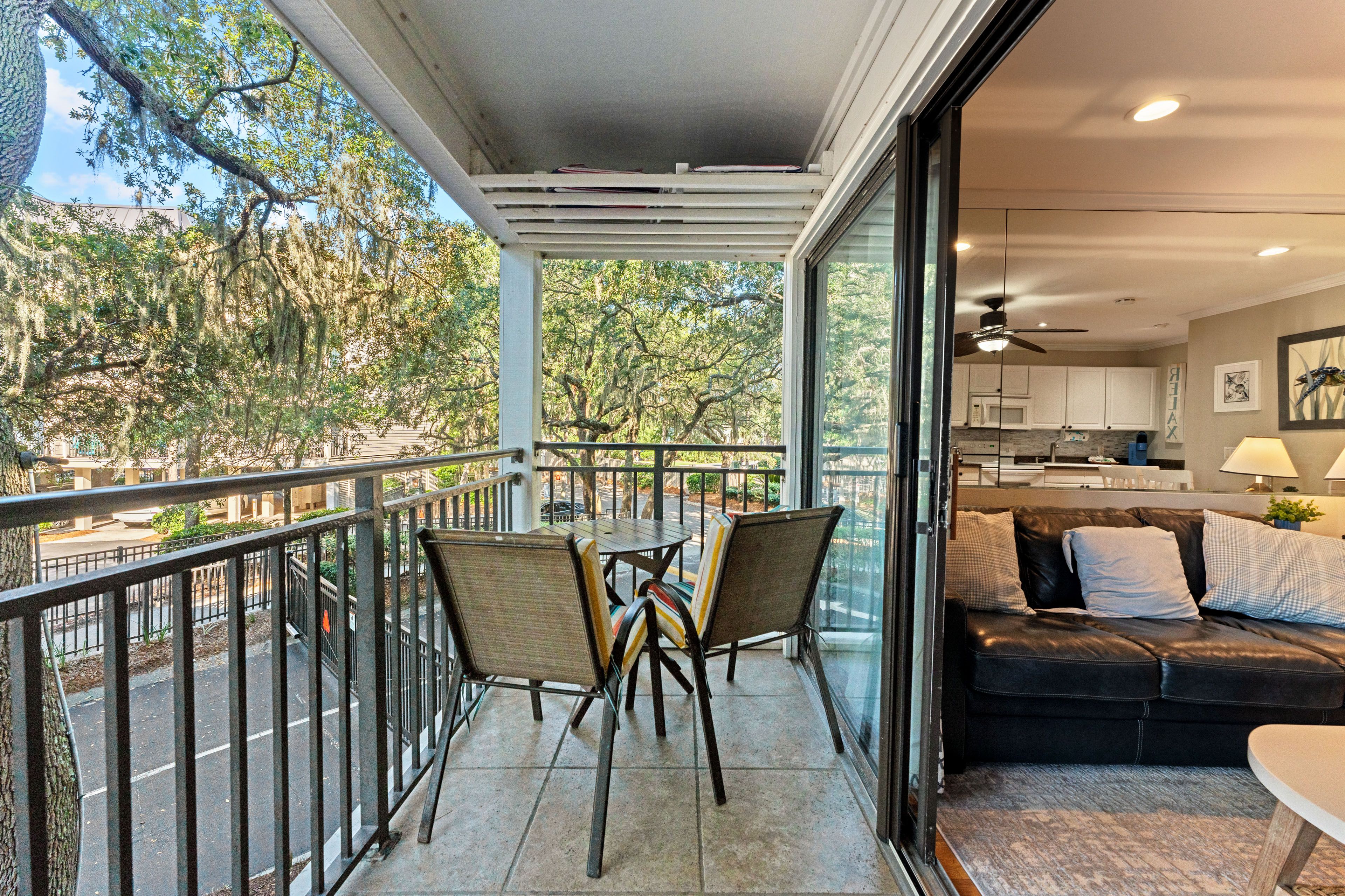 Private Balcony | Outdoor Dining