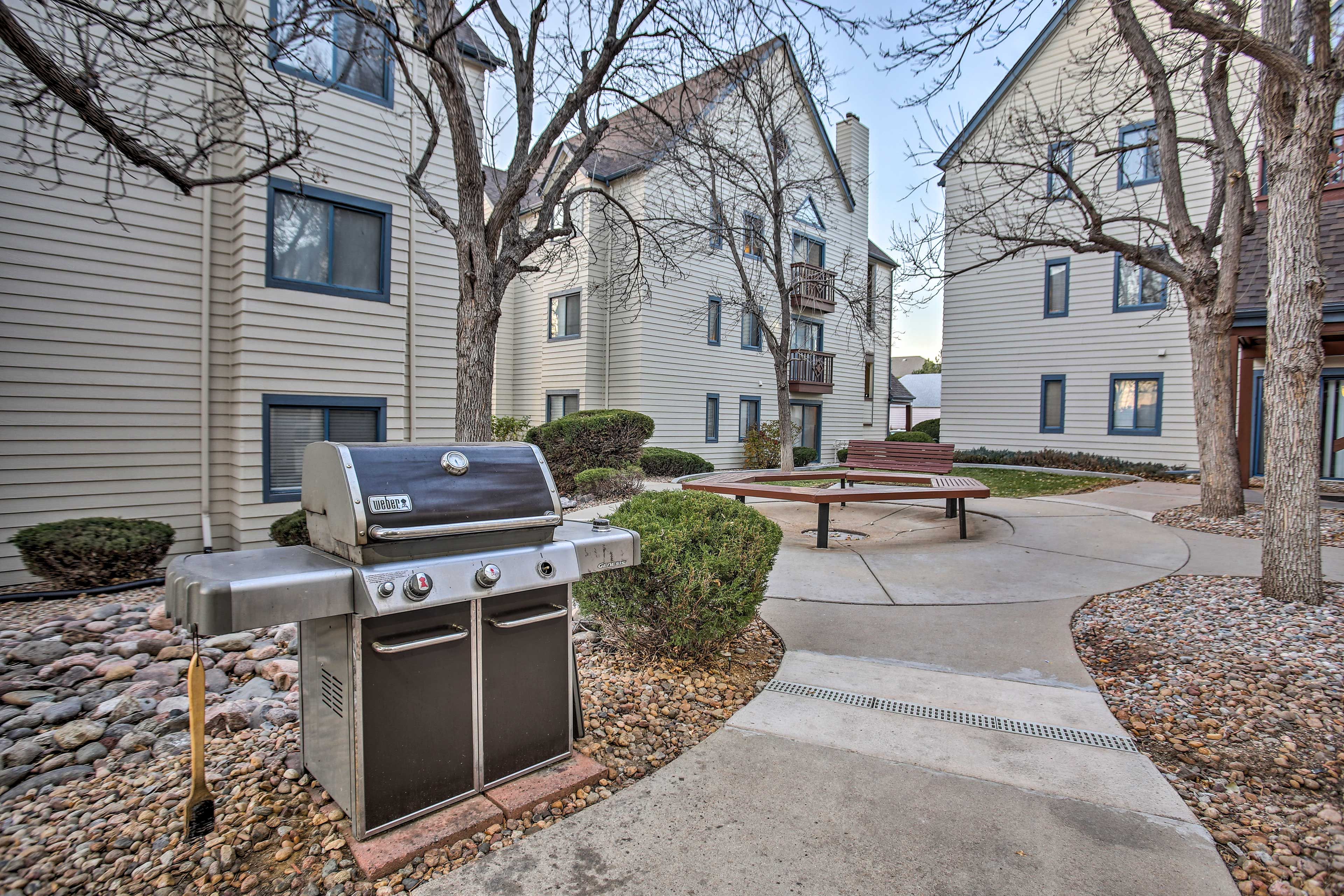 Community Amenities | Outdoor Dining | Gas Grill