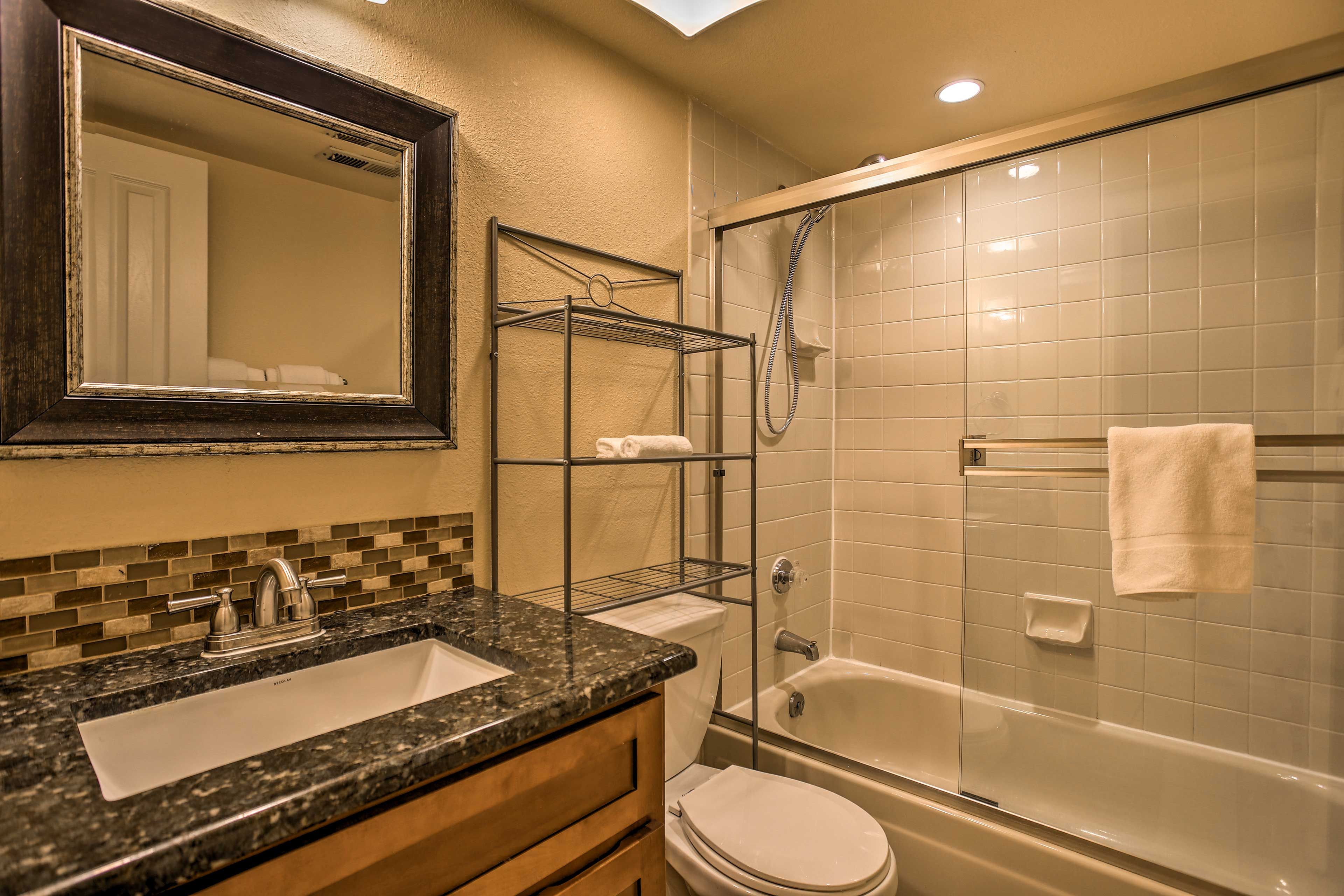 Full Bathroom | Toiletries Provided