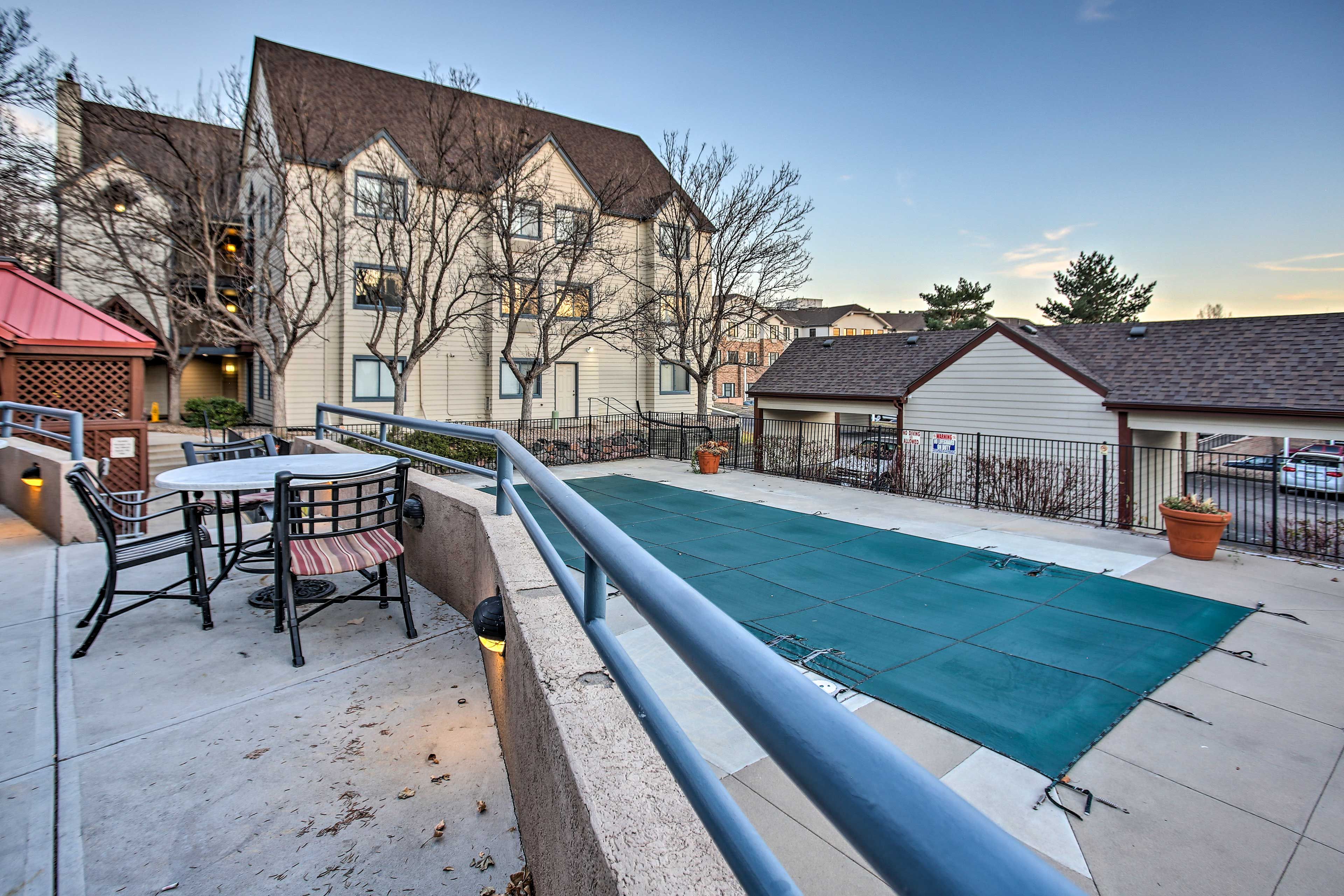 Community Amenities | Outdoor Pool