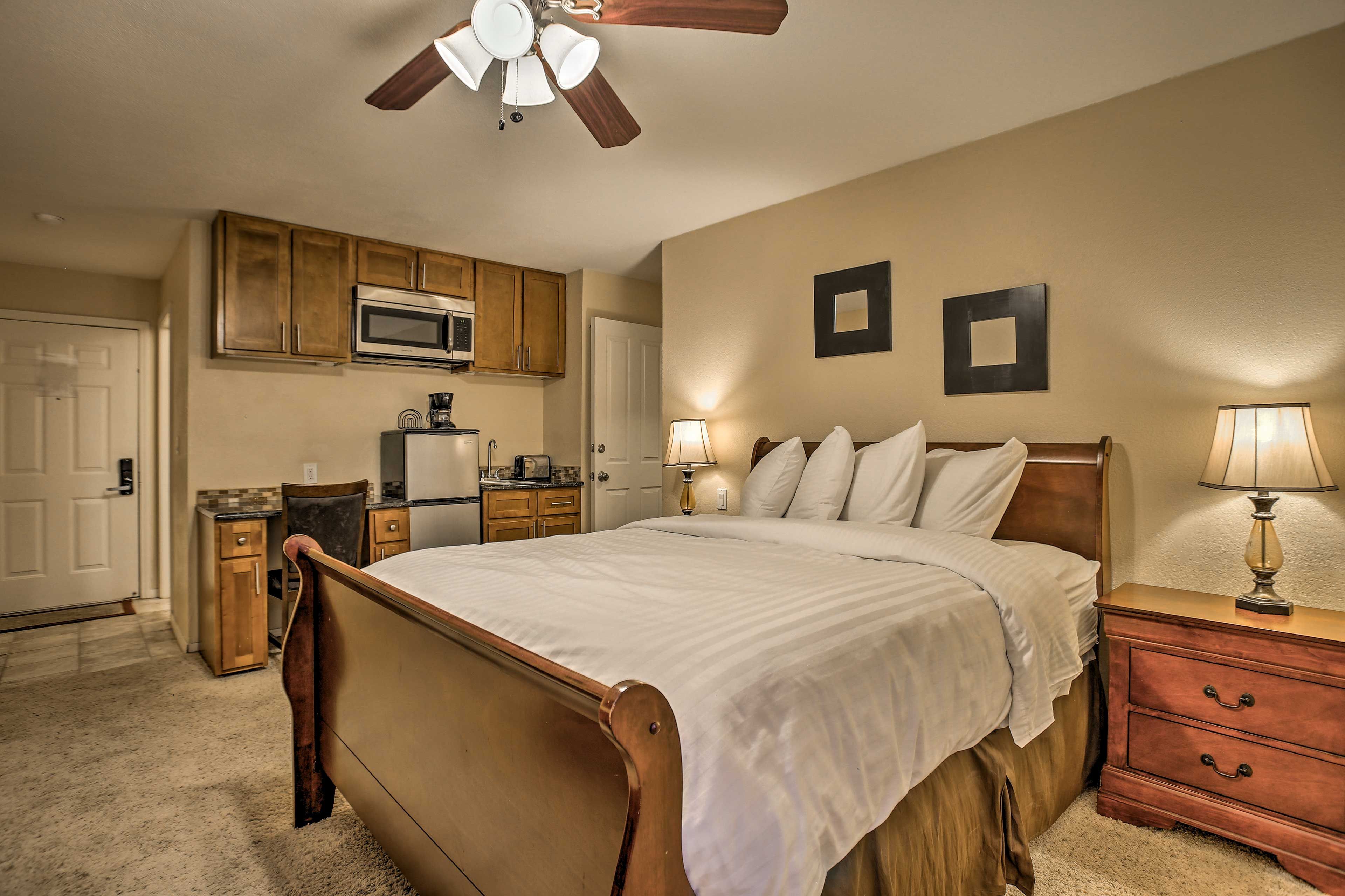 Bedroom 2 | Queen Bed | Kitchenette