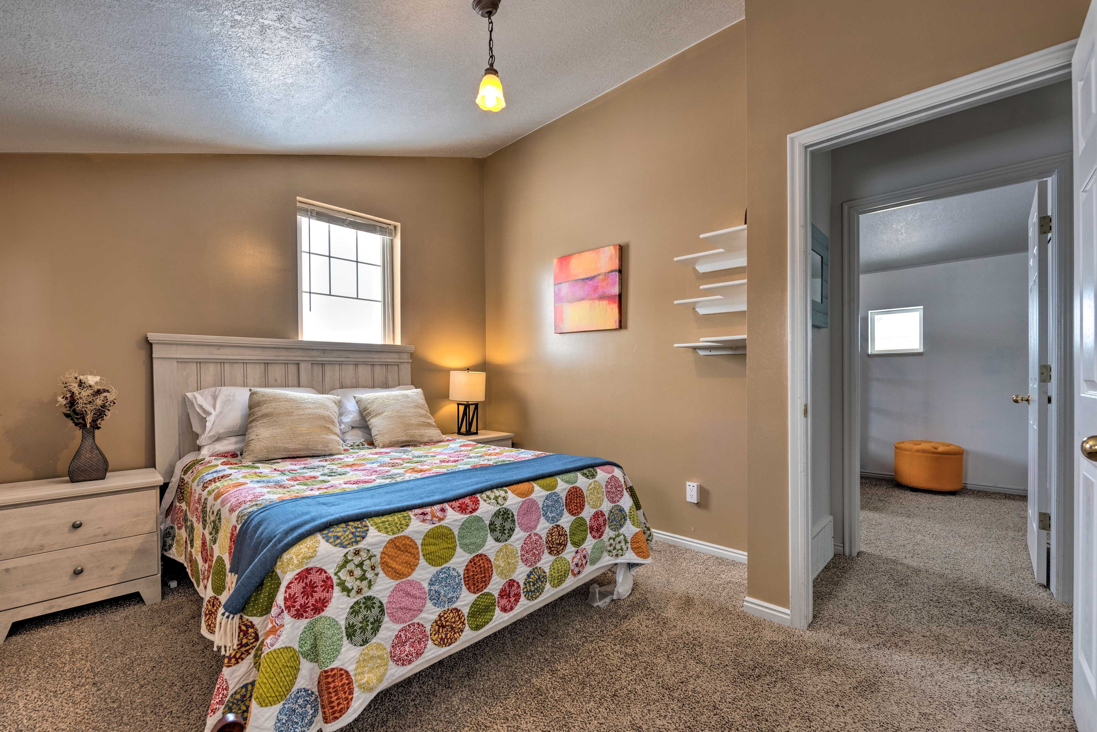 Bedroom 2 | 2nd Floor | Queen Bed