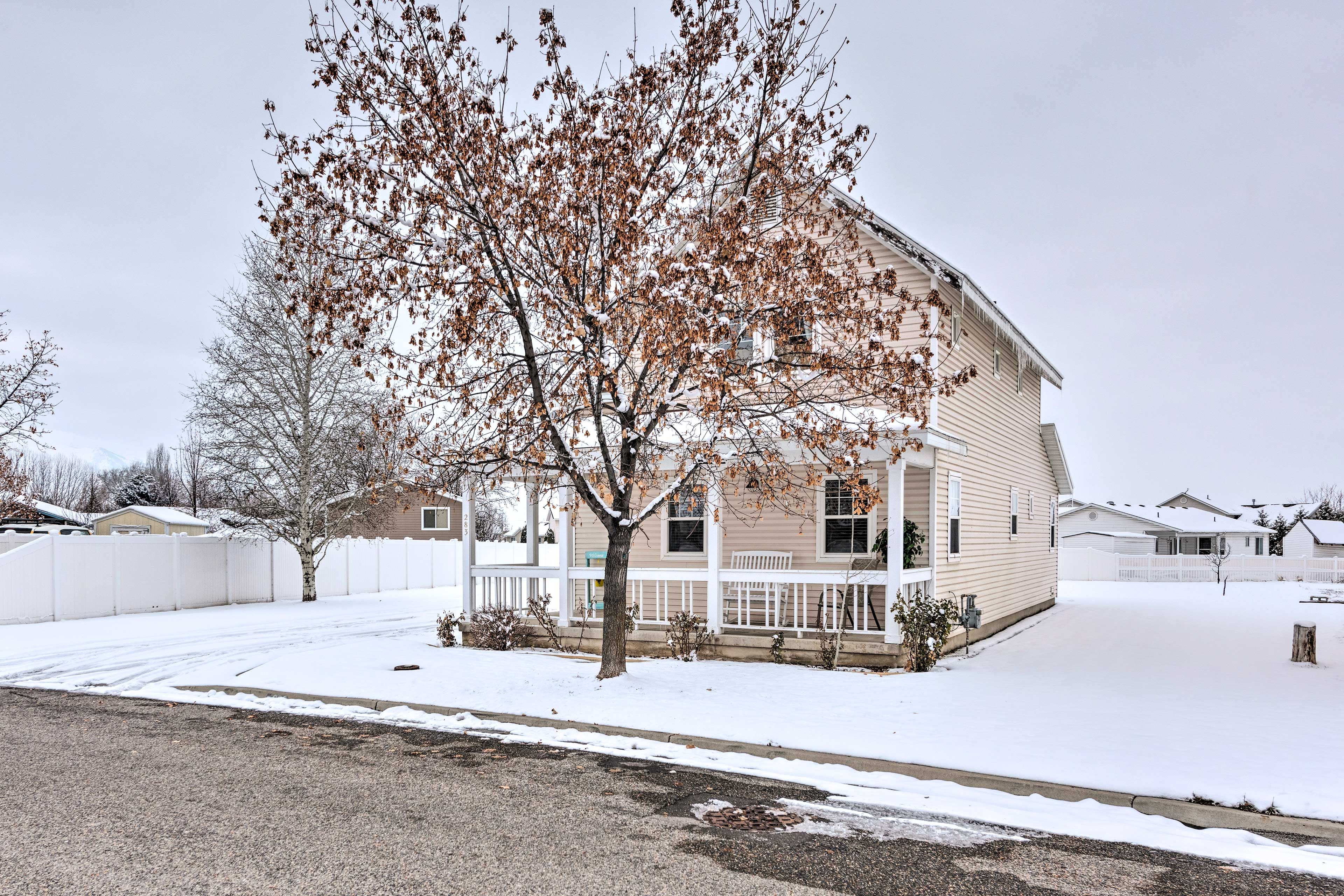 Parking | Driveway (3 Vehicles)