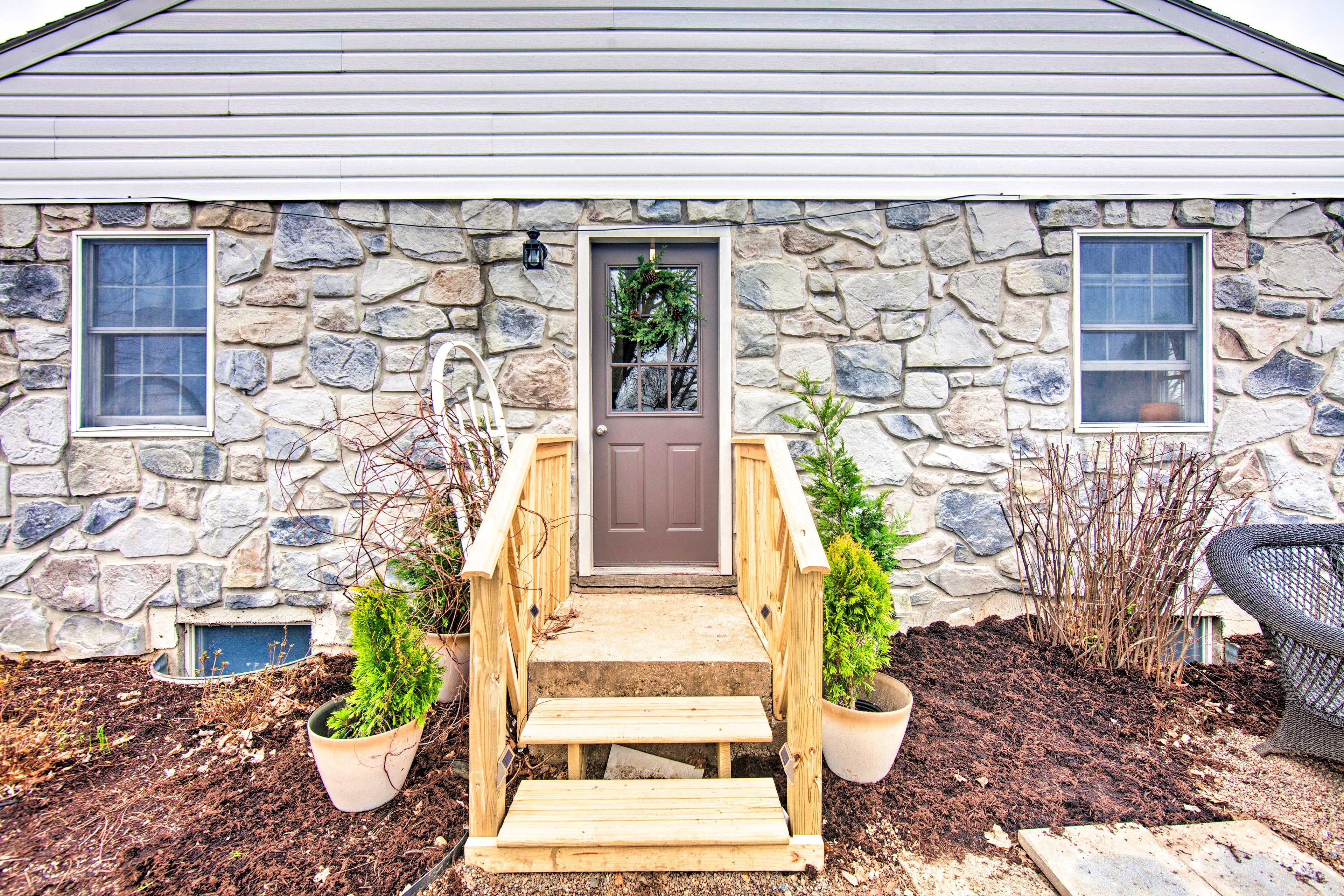 Unwind in this cozy 1-bedroom, 1-bathroom vacation rental apartment for 4.