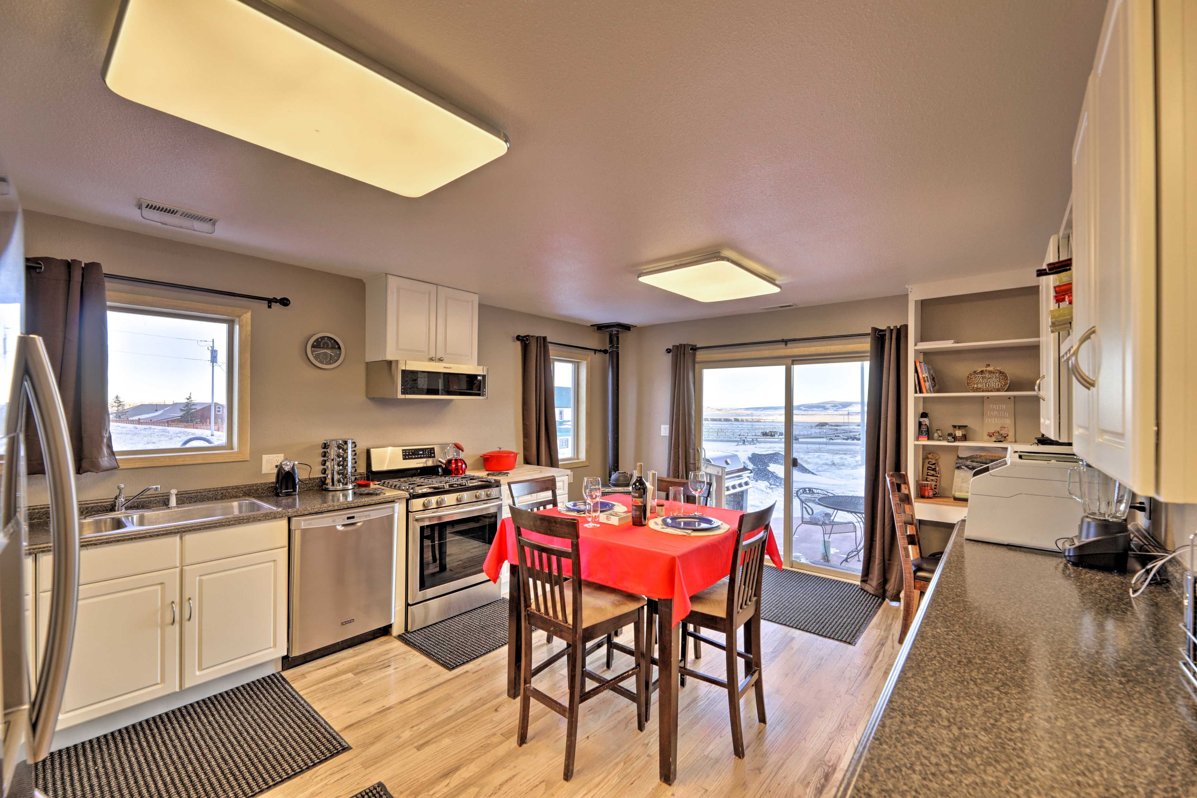 Kitchen | Toaster | Trash Bags & Paper Towels