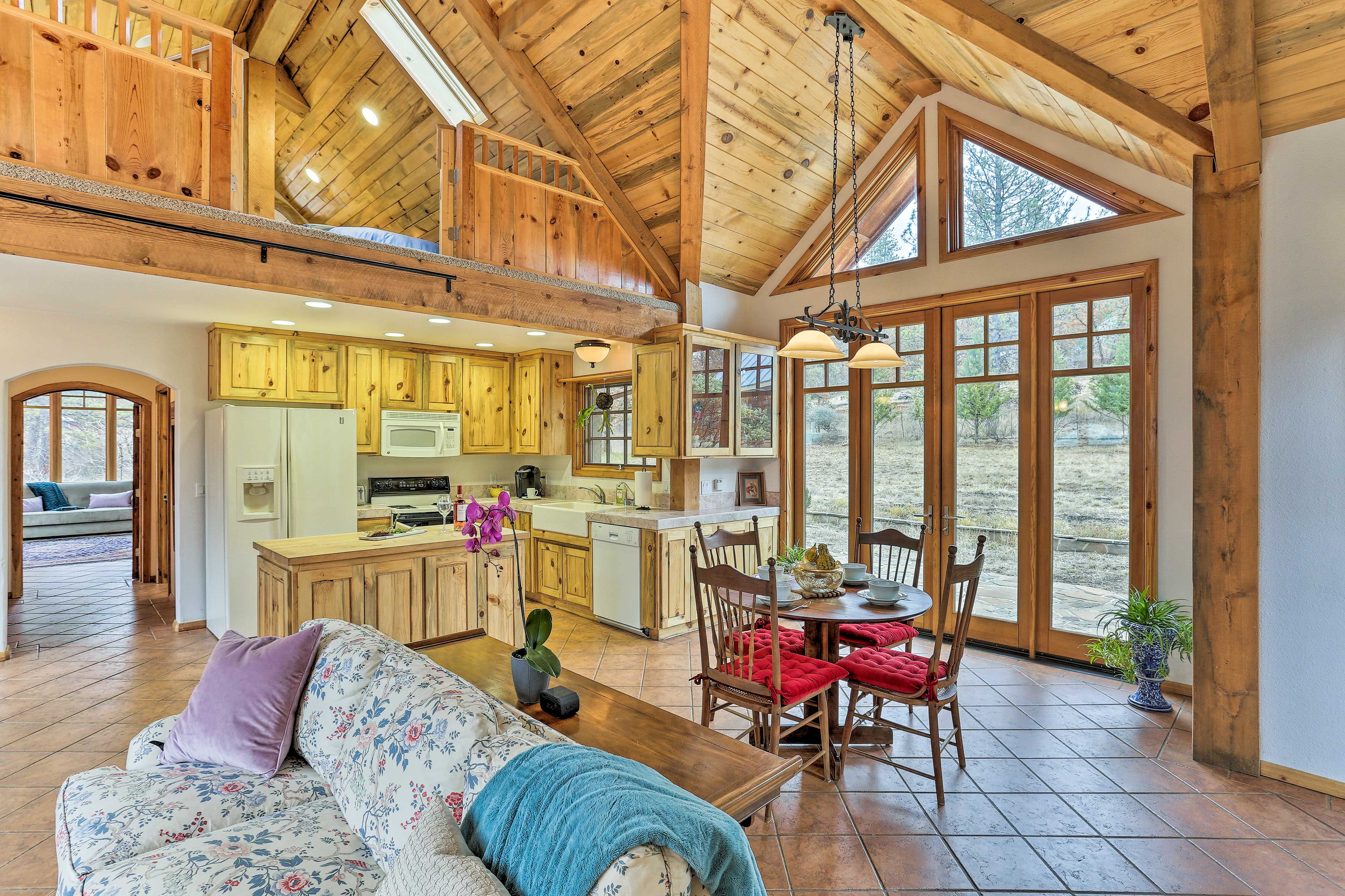 Your large group can spread out & relax across the 1,000 square feet of space.