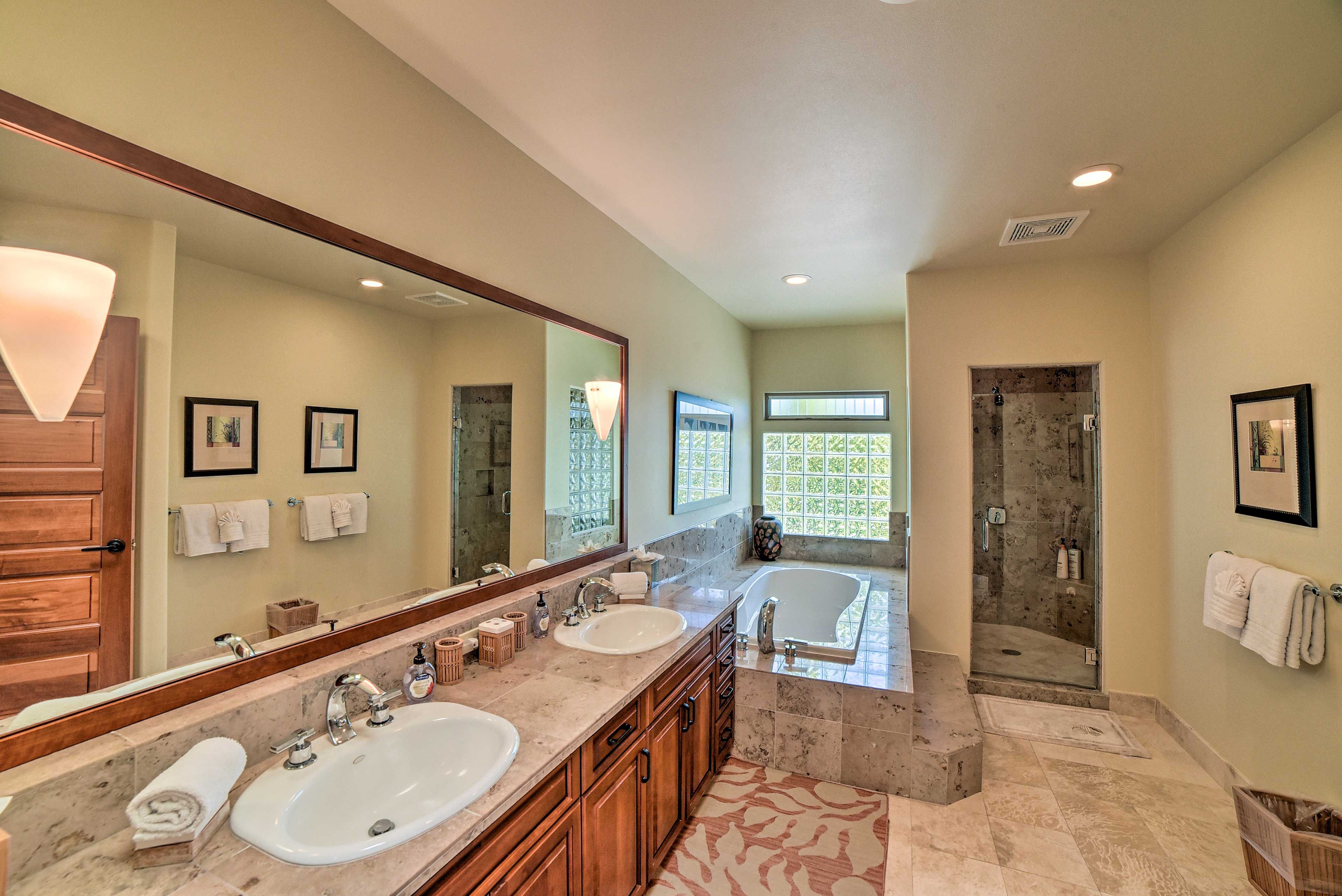 Full Bathroom | Linens & Towels
