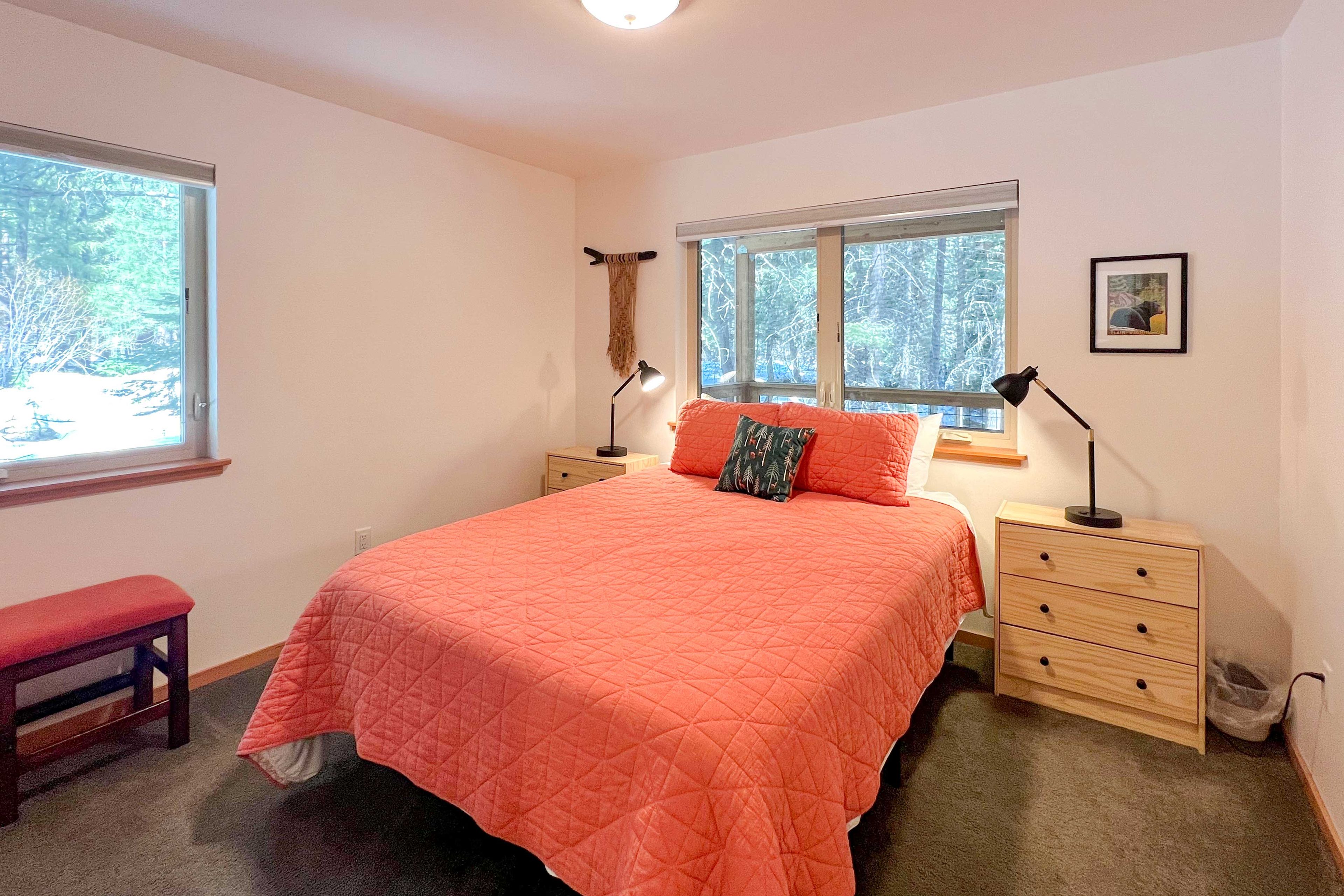 Bedroom 2 | Queen Bed