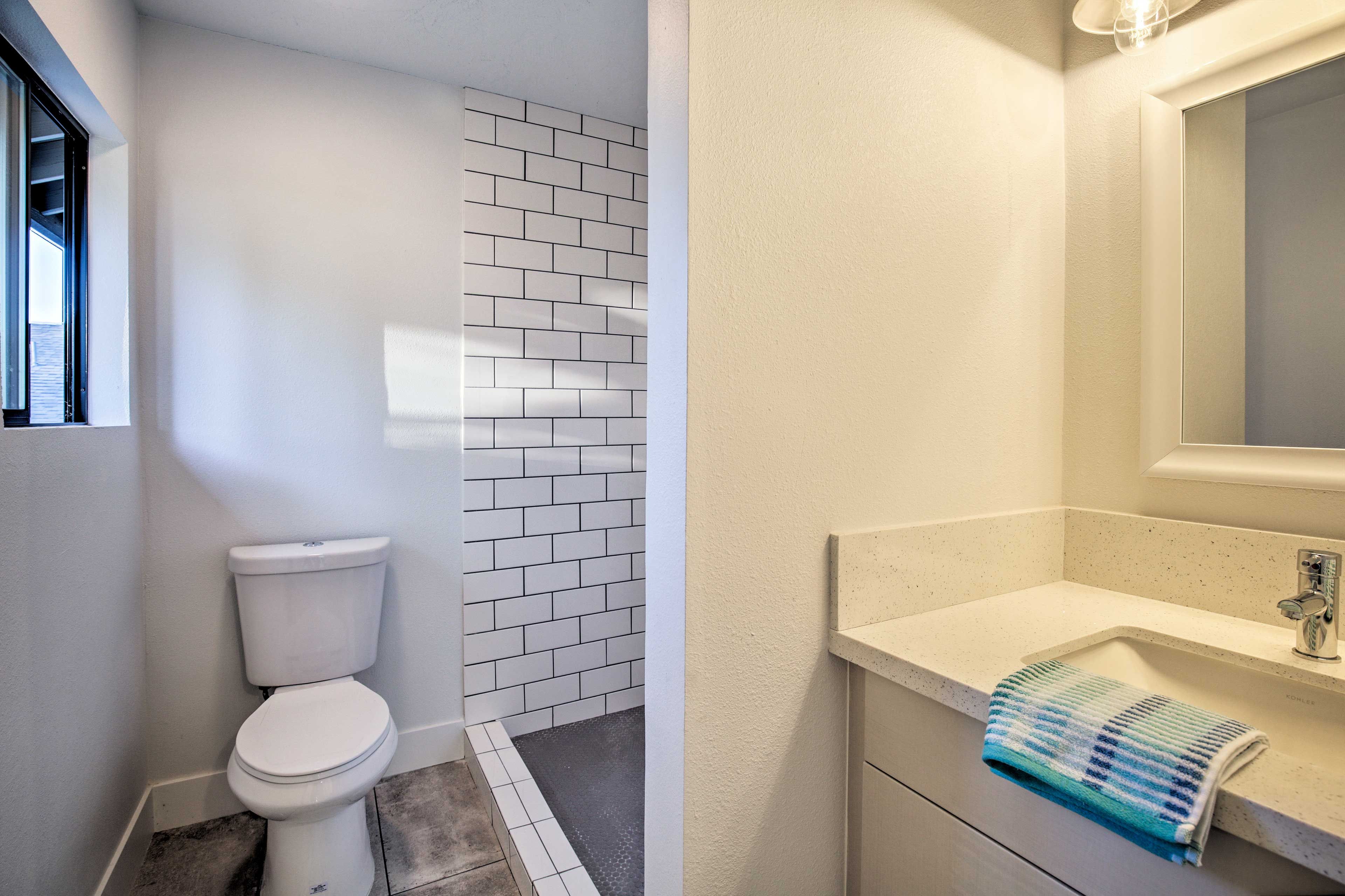 Casita | Full Bathroom | 2nd Floor