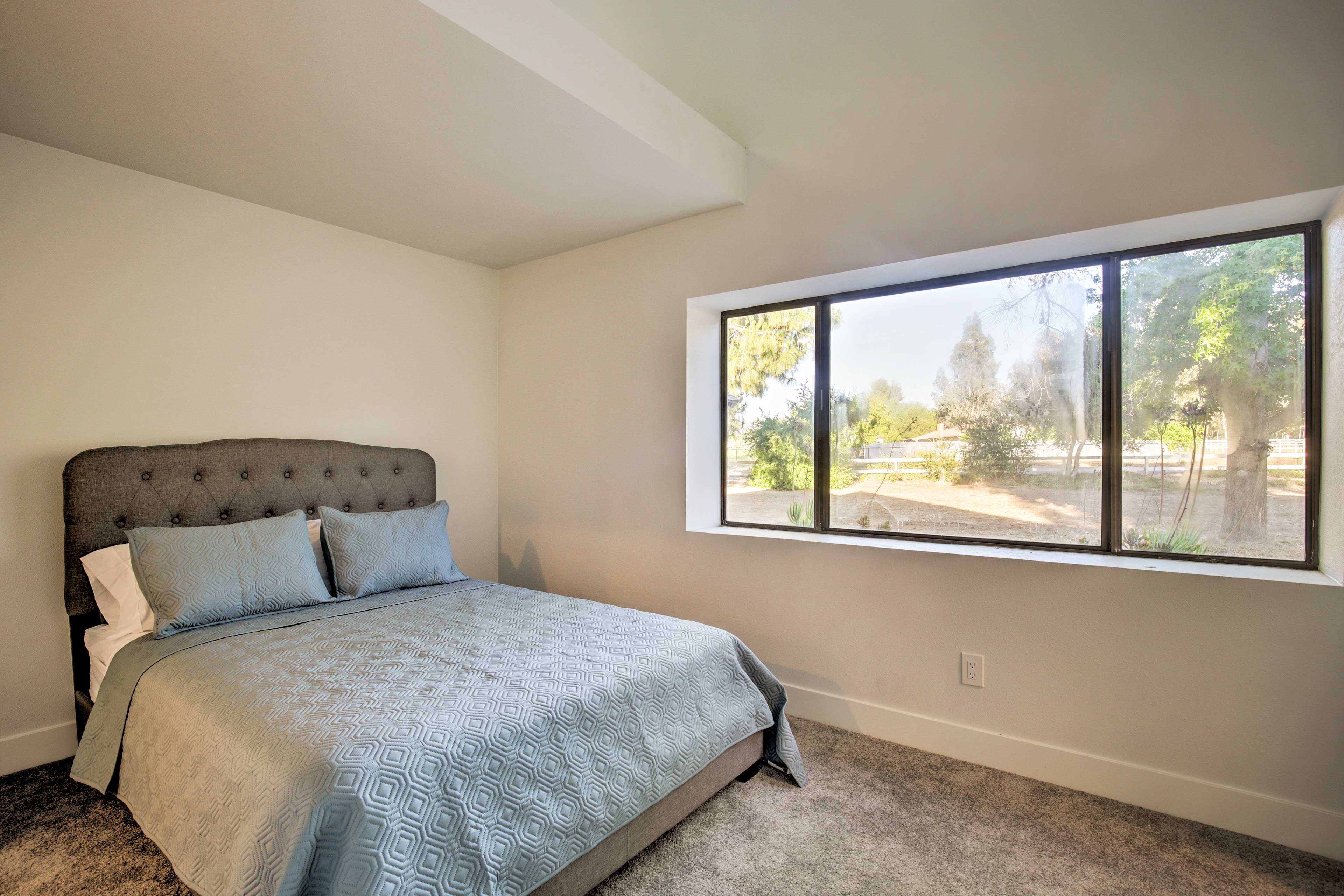 Bedroom 5 | Queen Bed | 1st Floor
