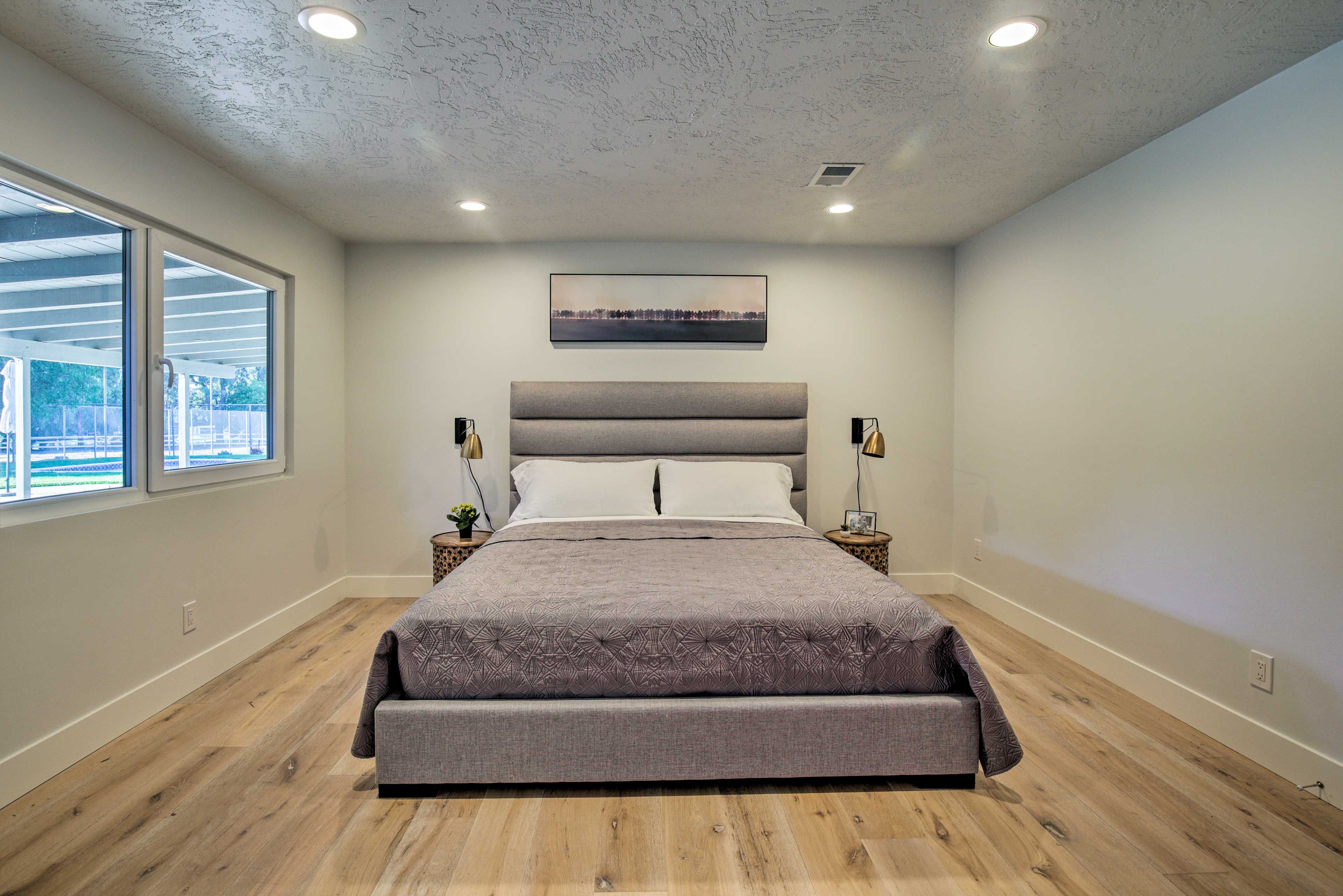 Bedroom 1 | King Bed | 1st Floor