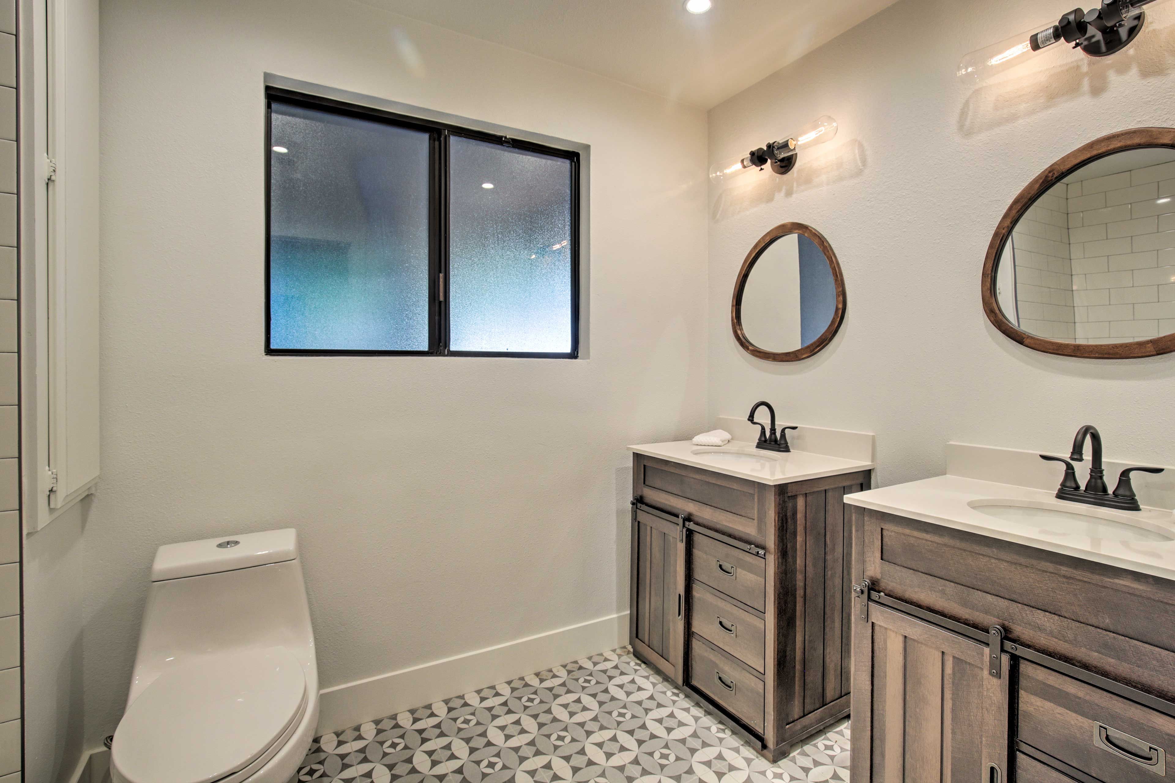 Full Bathroom | 1st Floor