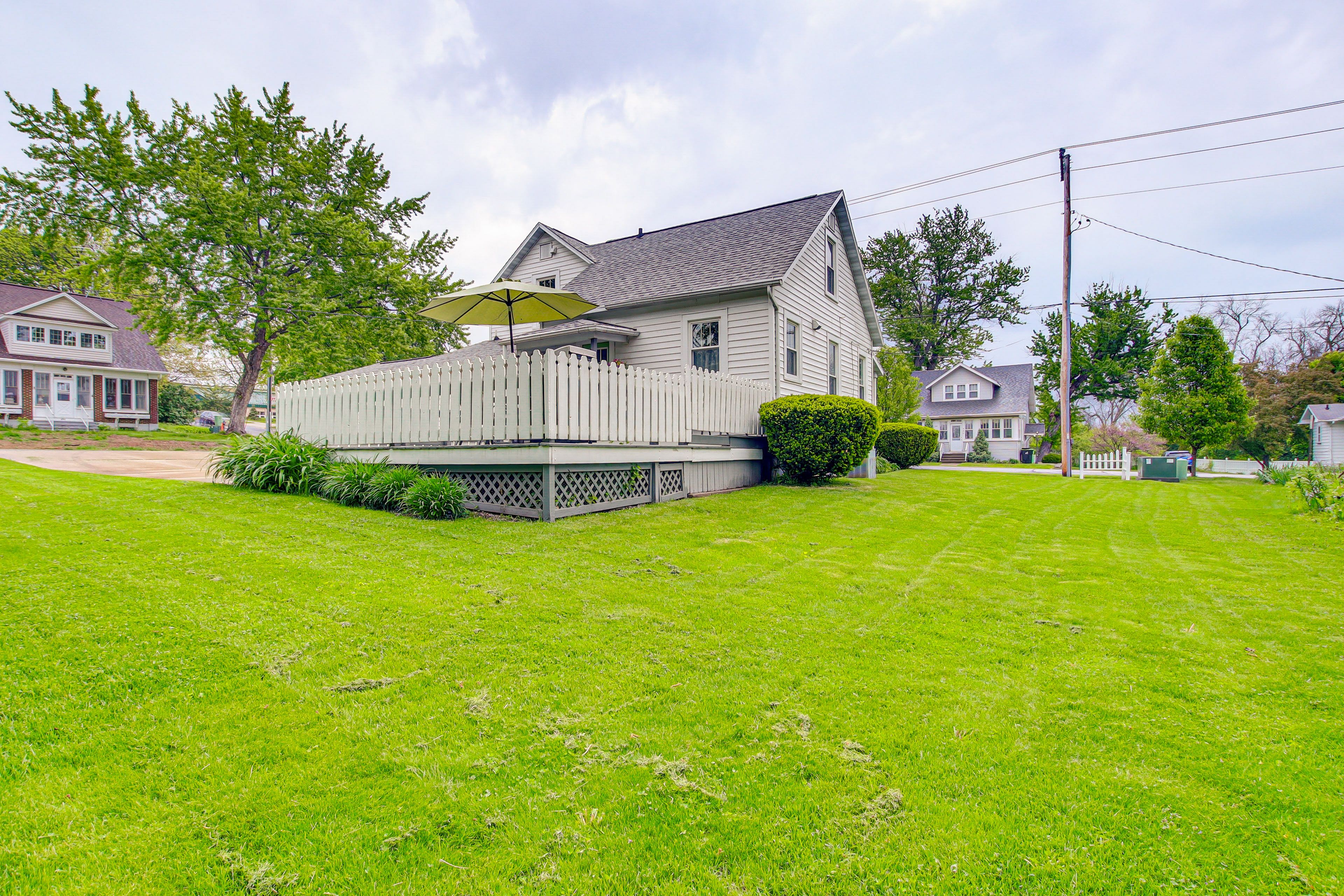 Spacious Yard