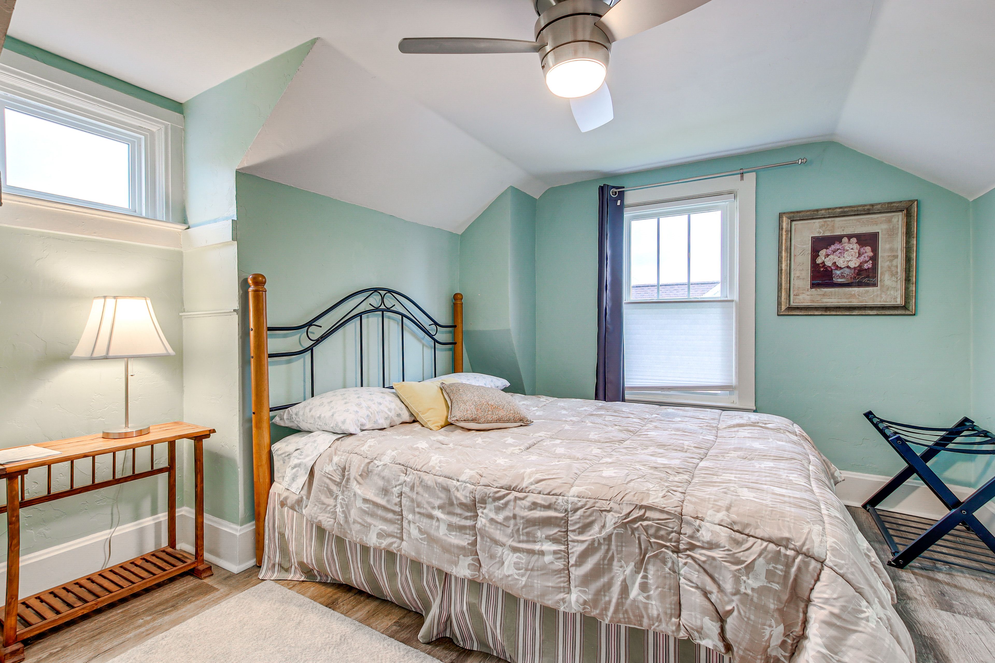 Bedroom 3 | Queen Bed