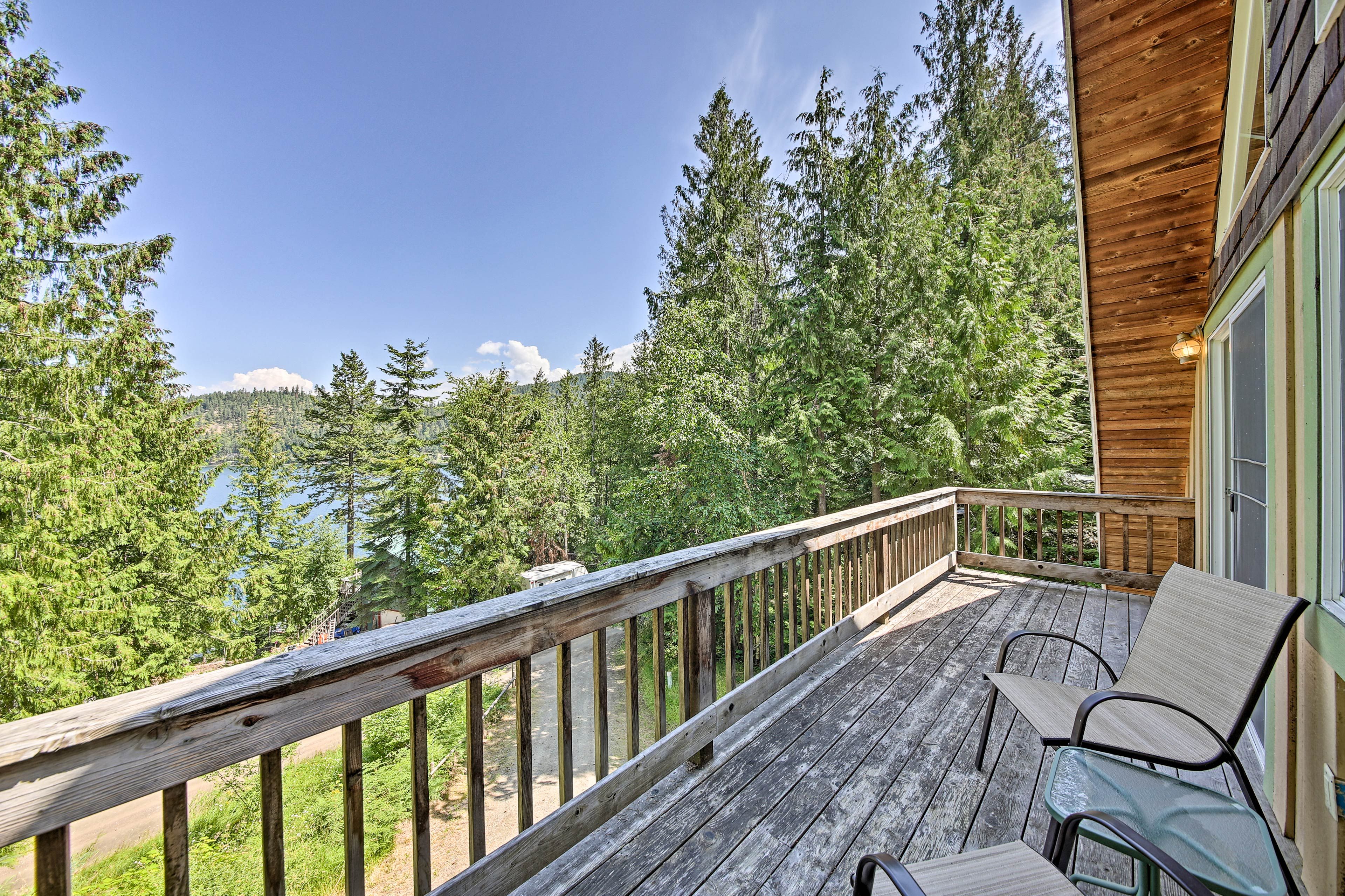 Stunning lake views await!