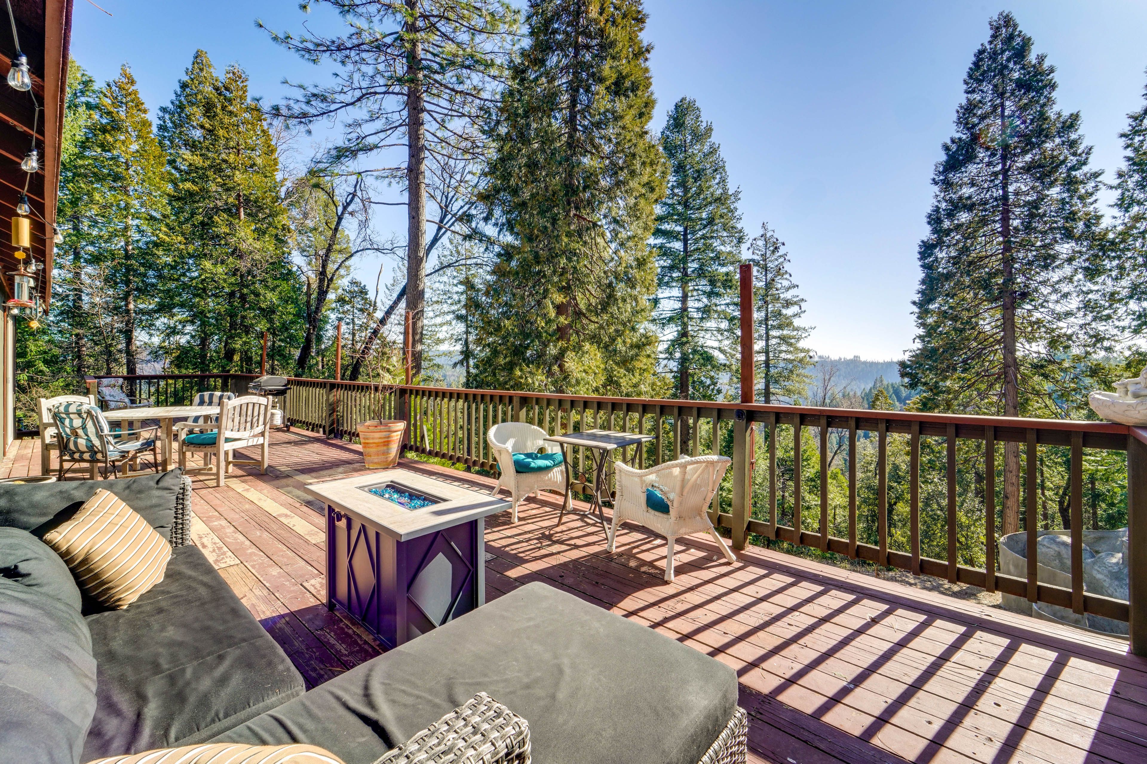 Private Deck | Fire Table | Gas Grill