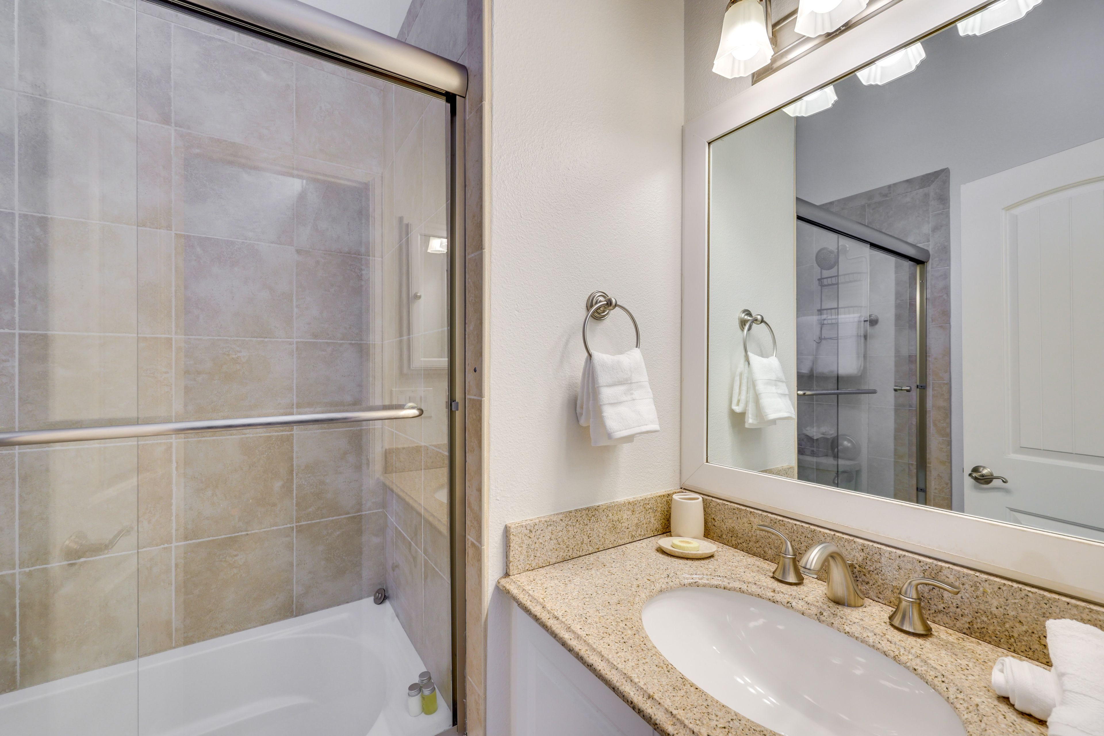 En-Suite Bathroom | 2nd Floor