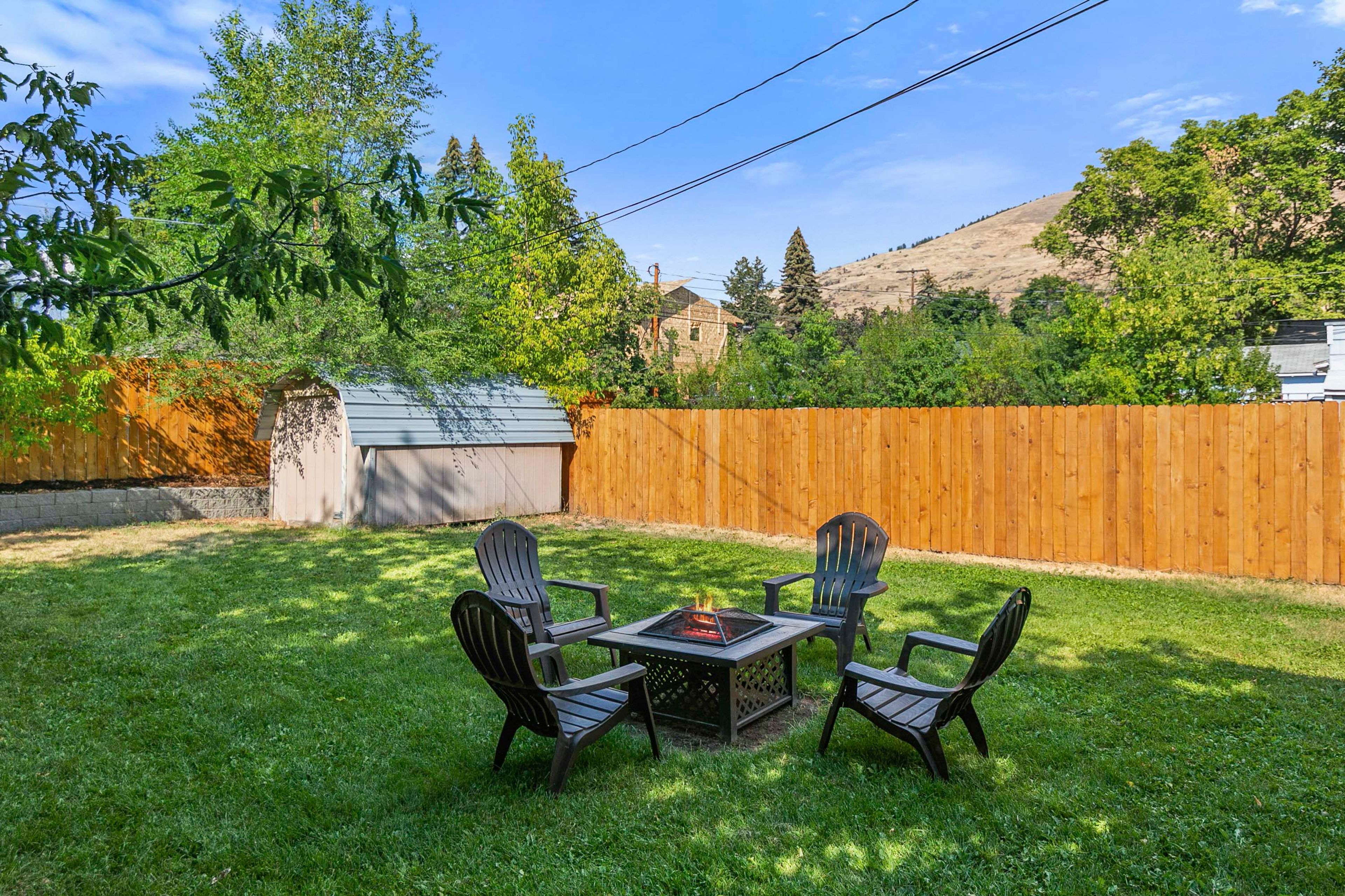 Backyard | Fire Pit