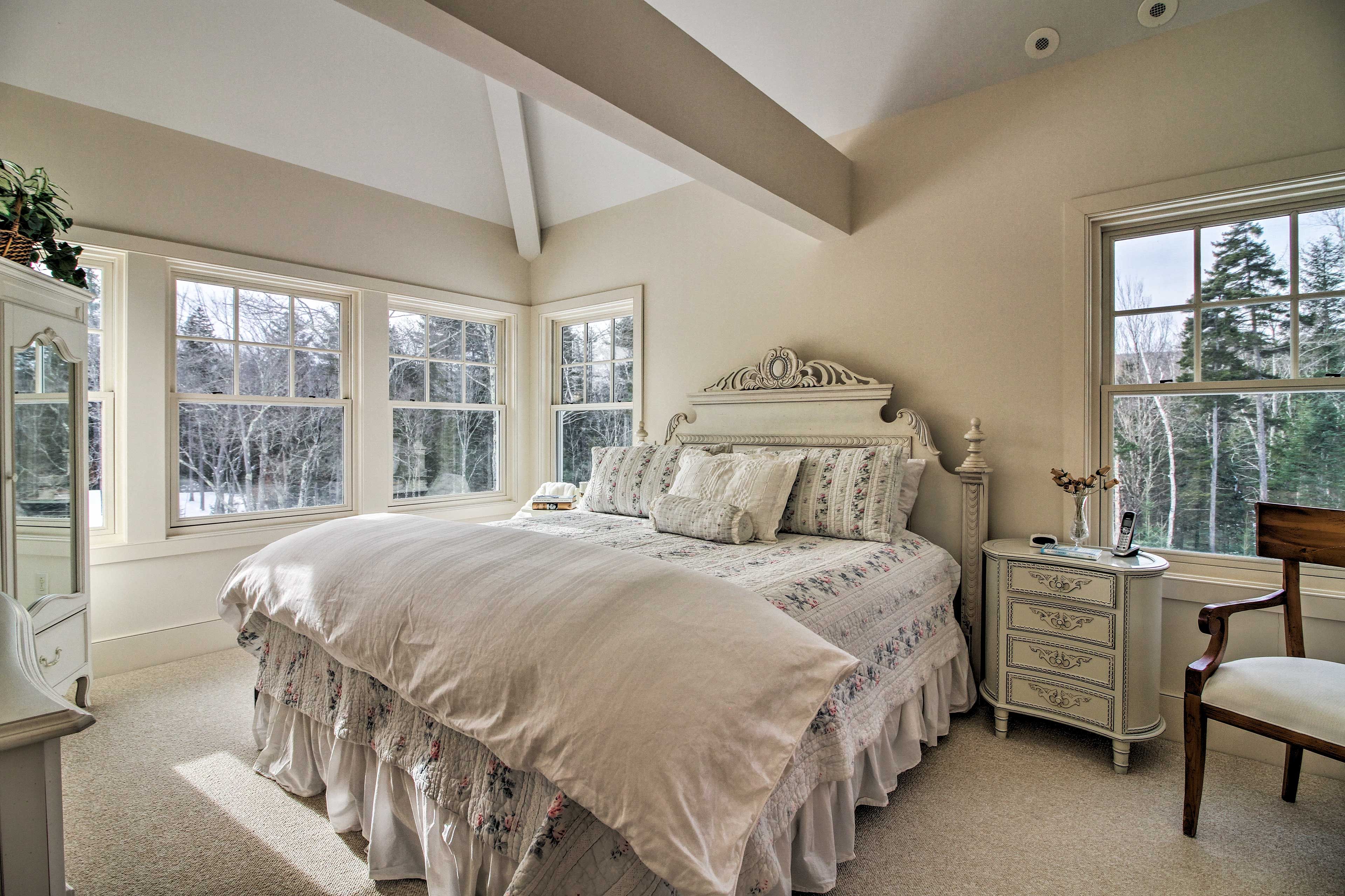 Bedroom 1 | King Bed