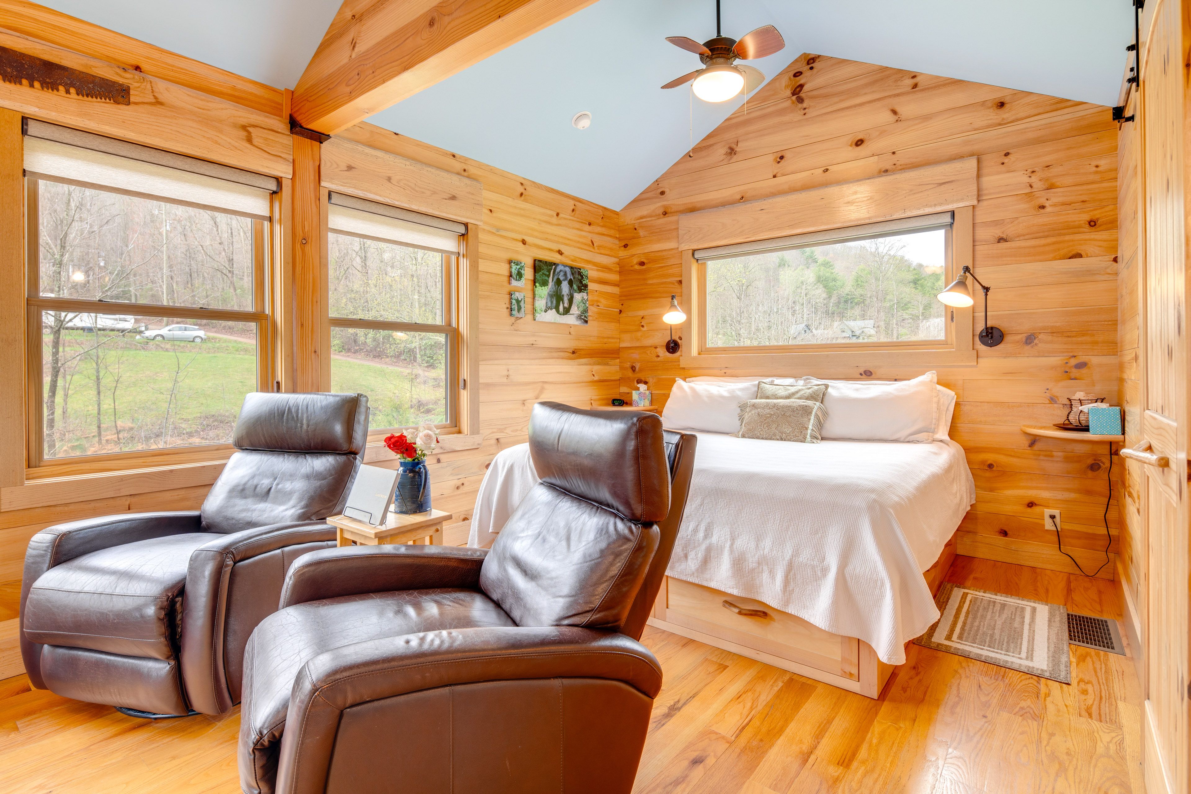 Living Area | King Bed | Linens Provided