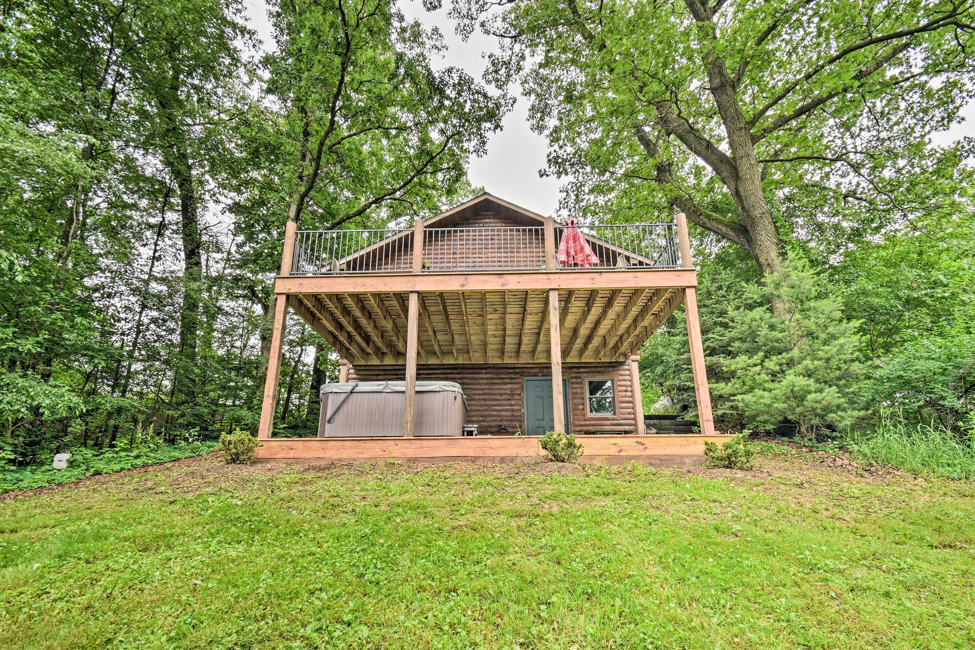 Spacious Yard | Private Hot Tub