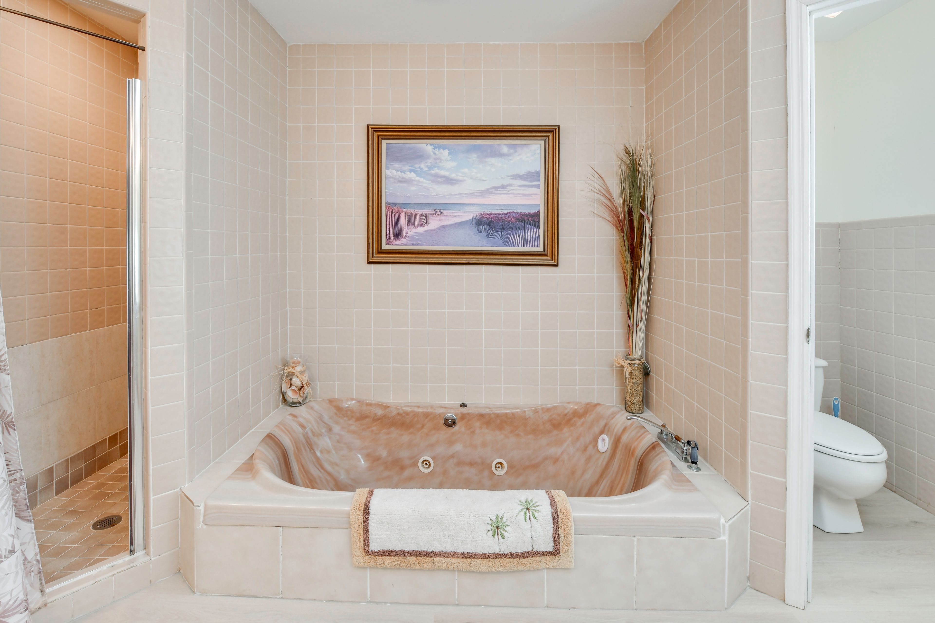 Unwind with a long soak in the jetted tub.