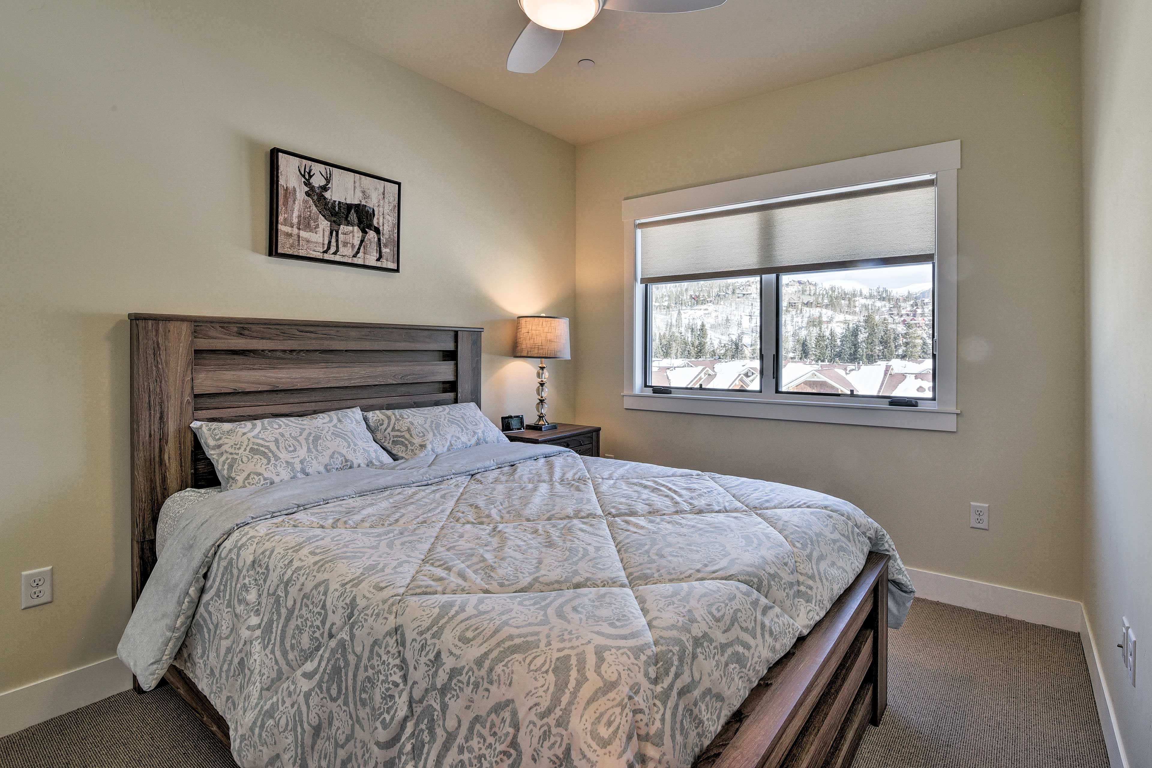 Bedroom 2 | Queen Bed