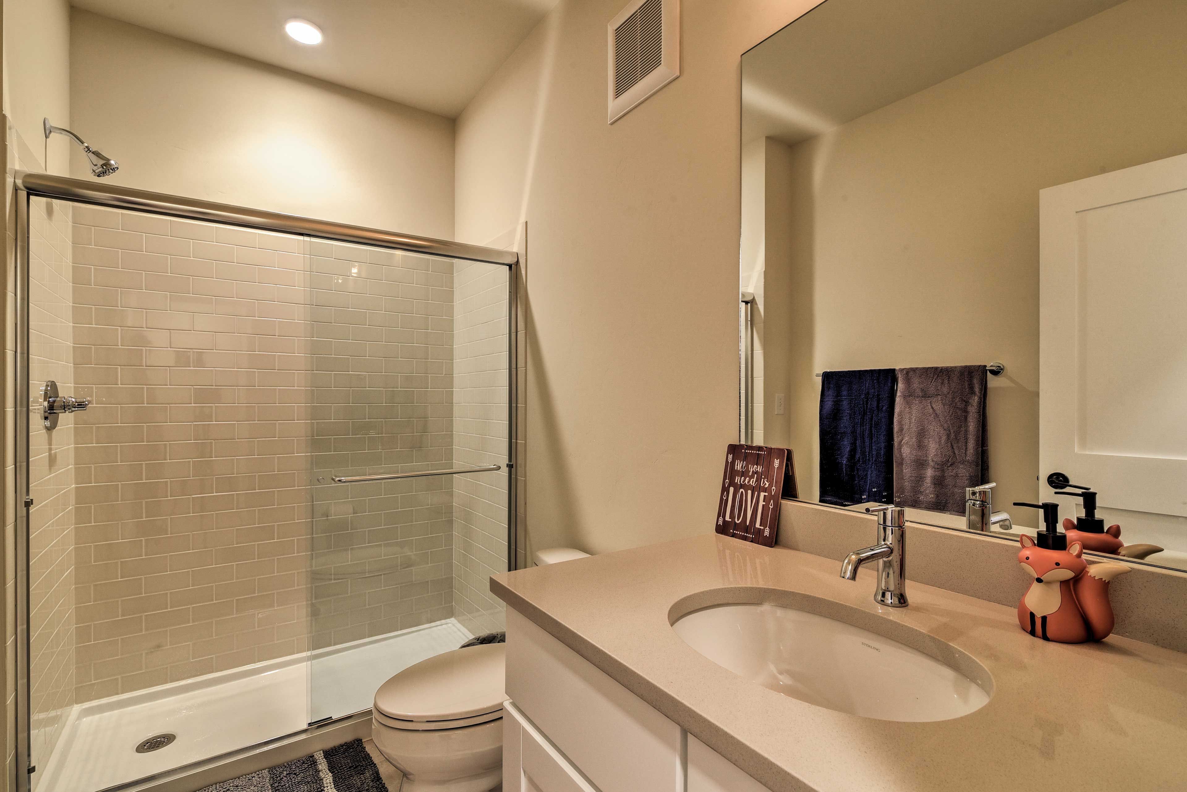 En-Suite Bathroom | Towels Provided
