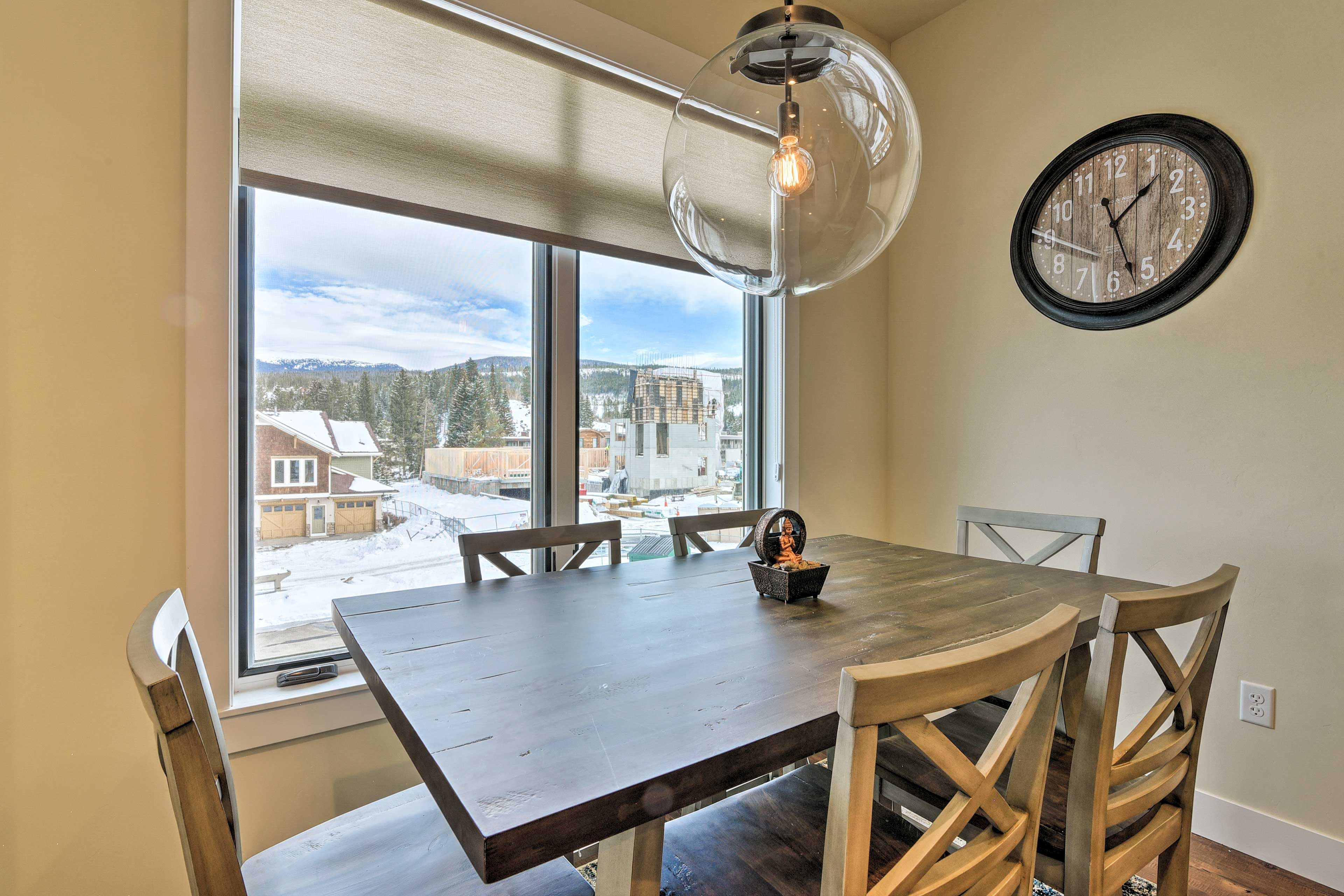 Dining Space | Dishware/Flatware