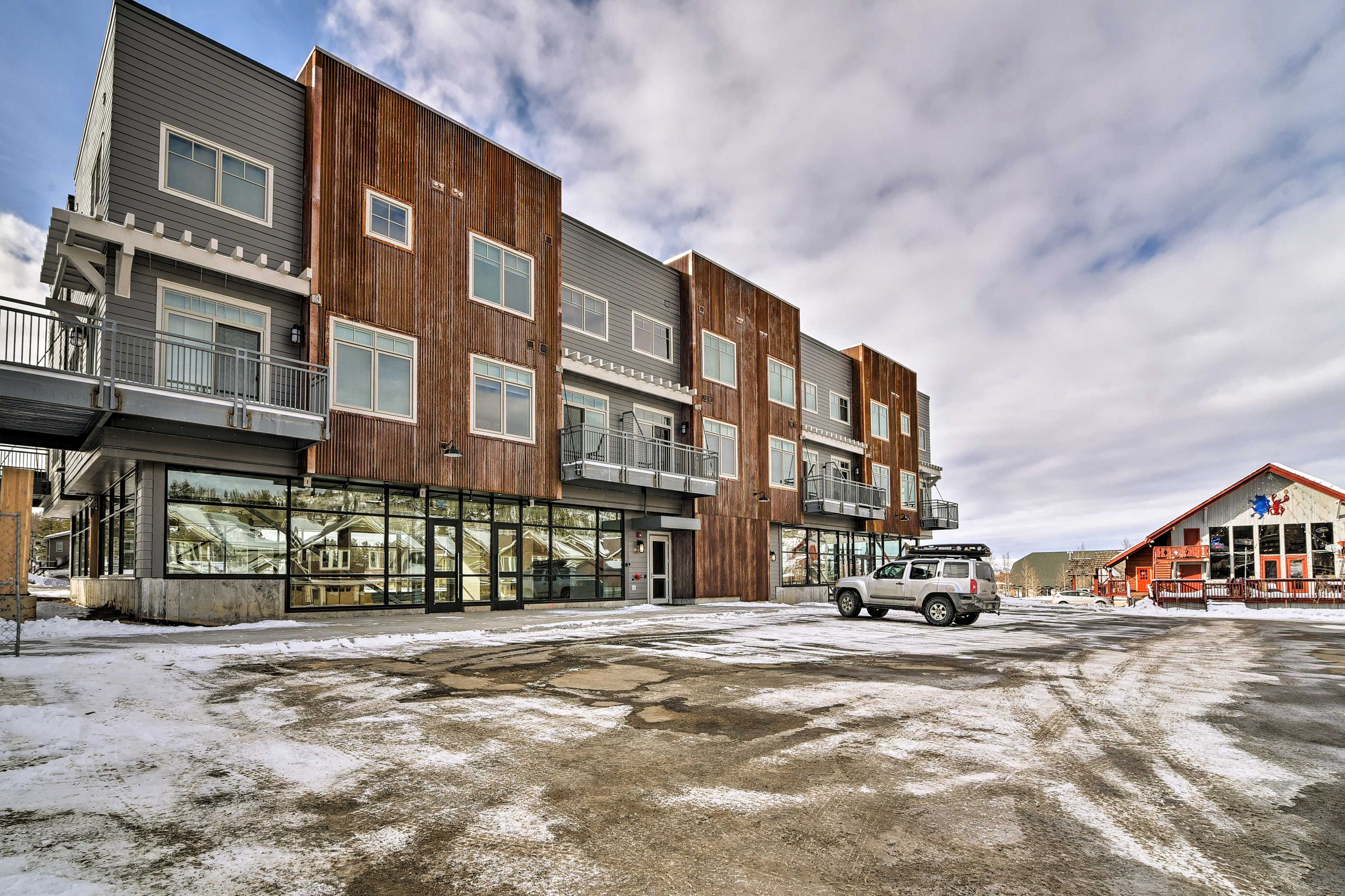 Parking | Garage (1 Vehicle) | Driveway (1 Vehicle)