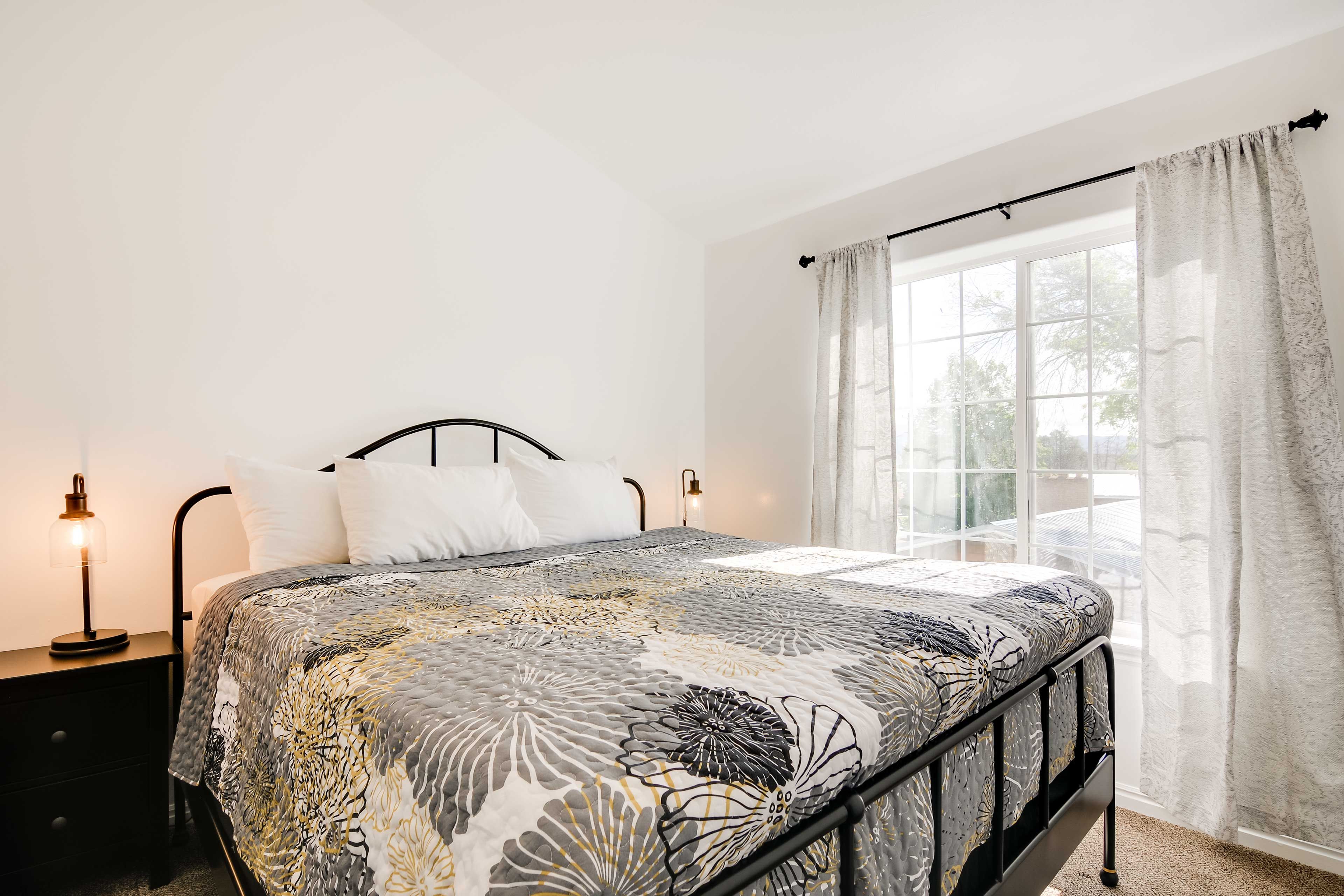 Bedroom 3 | King Bed