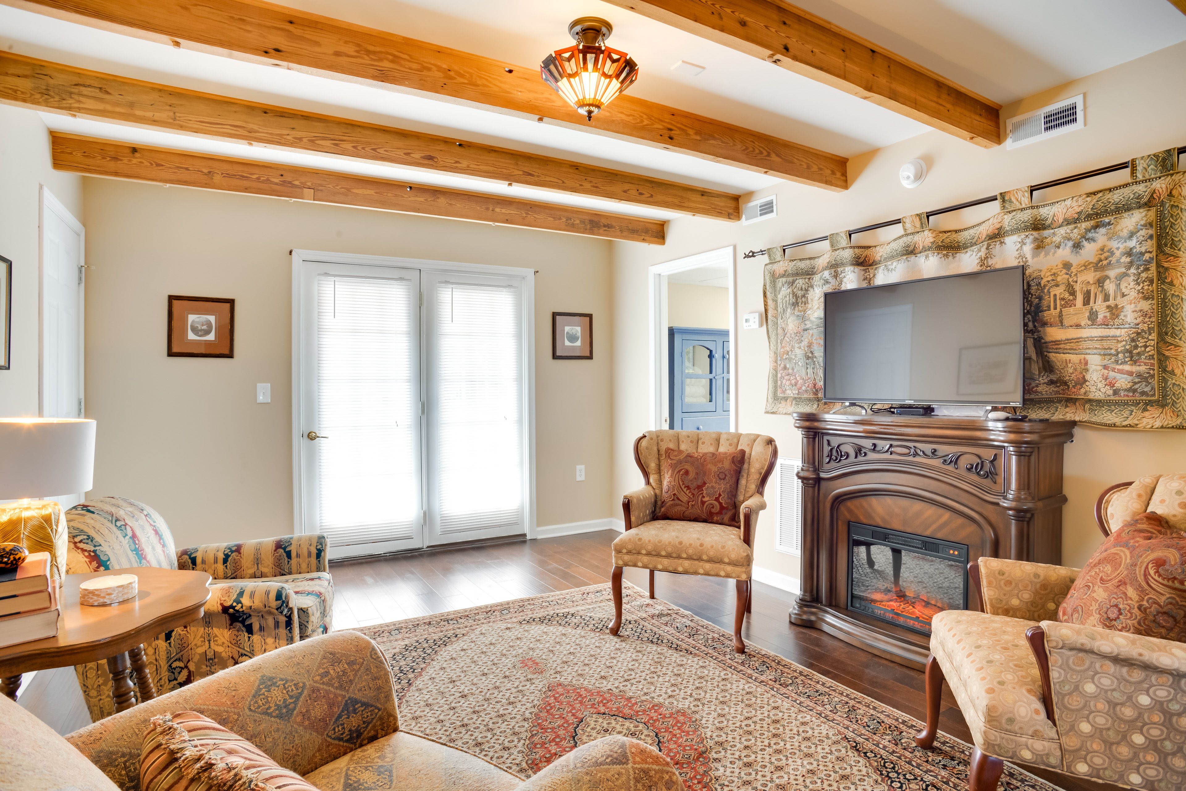 Living Room | 1st Floor | Smart TV | Central A/C & Heating