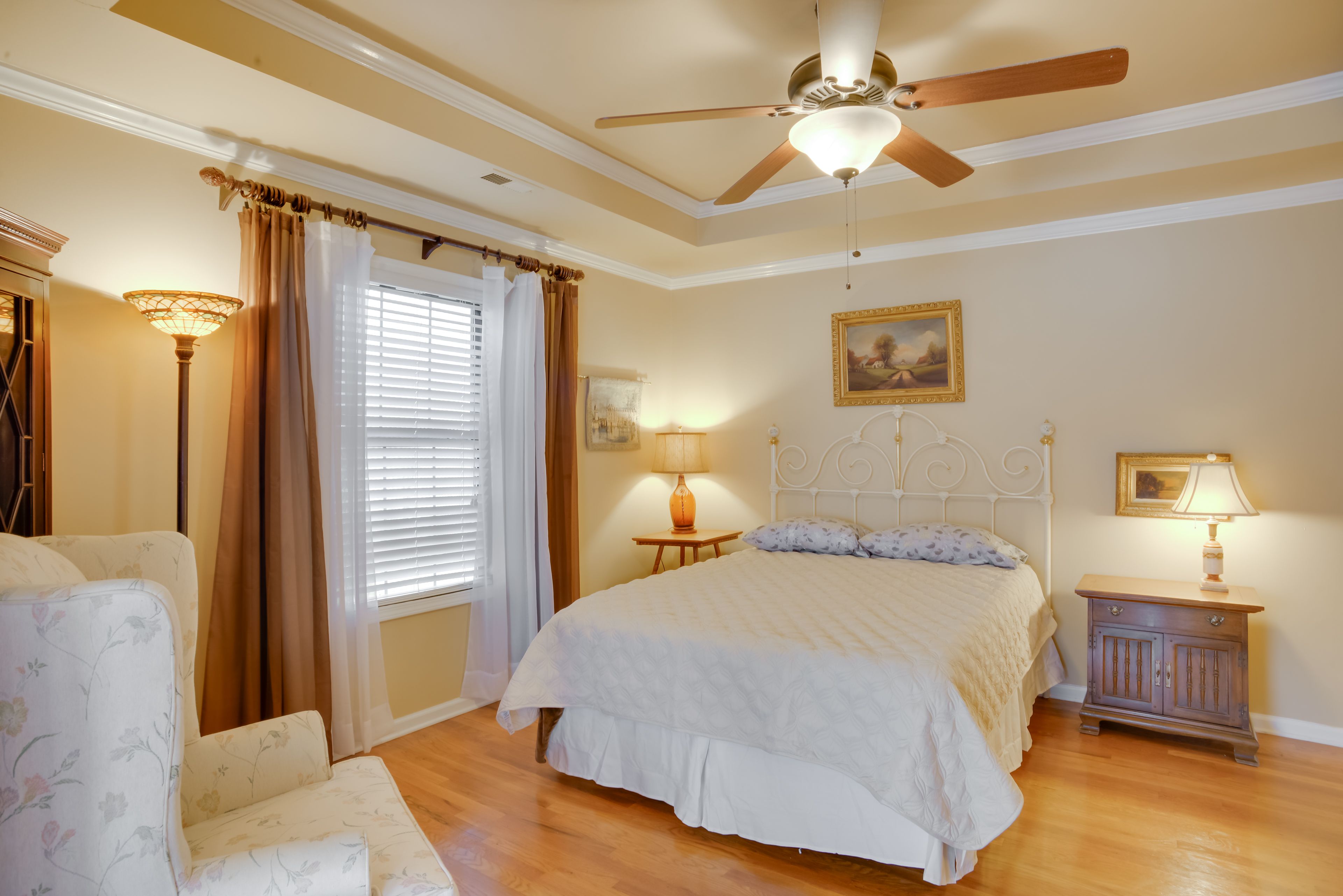 Bedroom 1 | Queen Bed | 2nd Floor