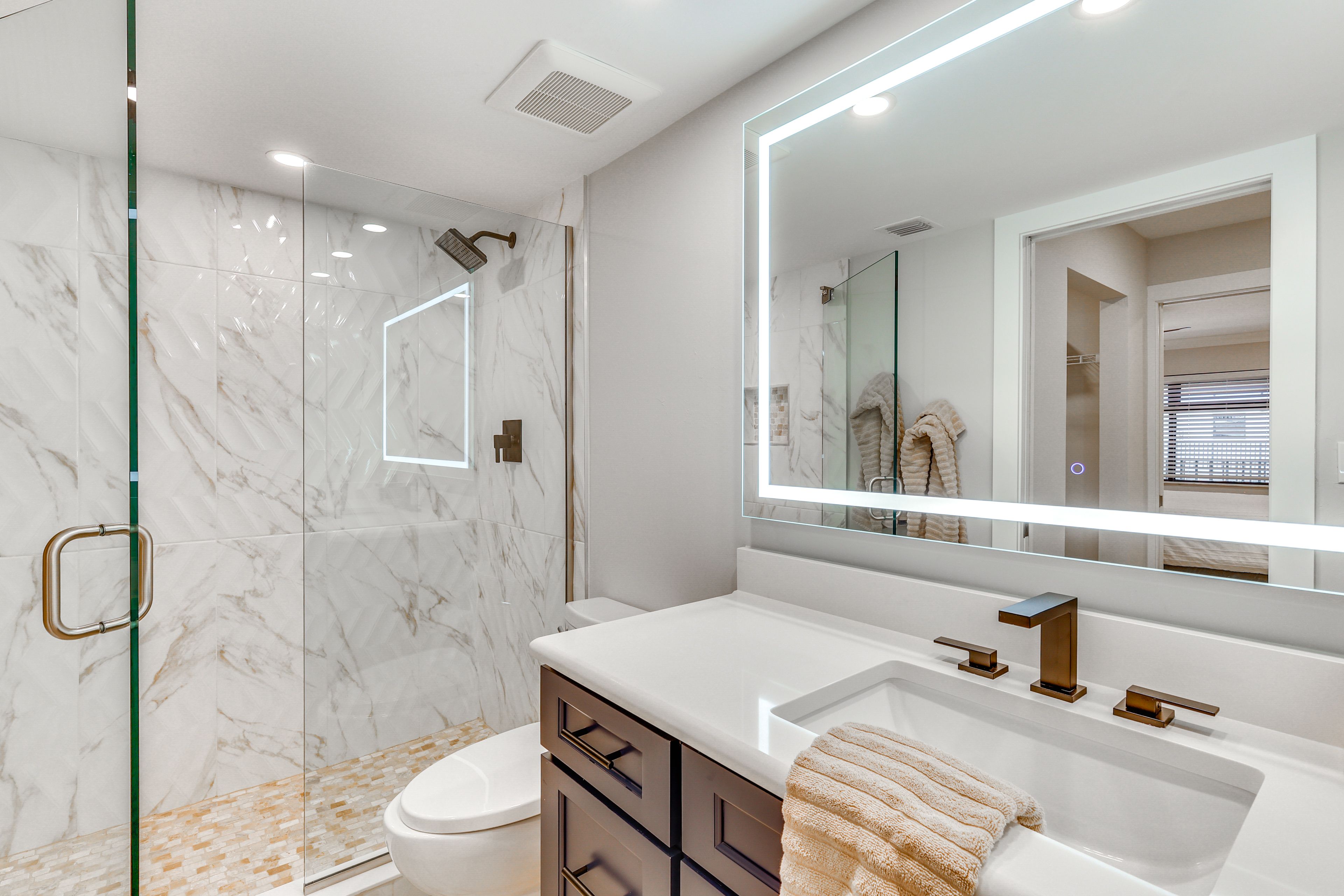 En-Suite Bathroom | Towels Provided