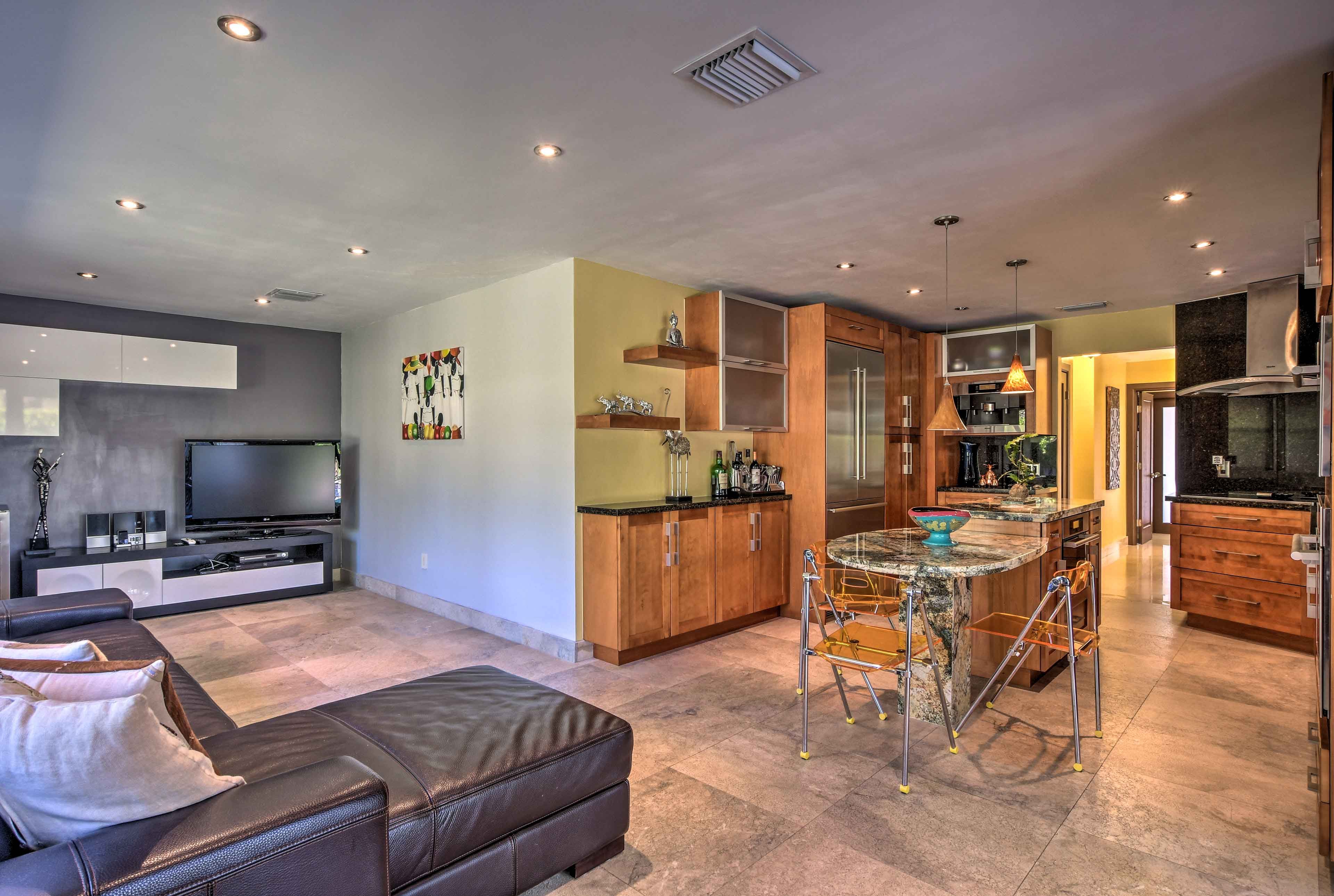 Clear the calendar for a trip to this wonderful Naples vacation rental house!