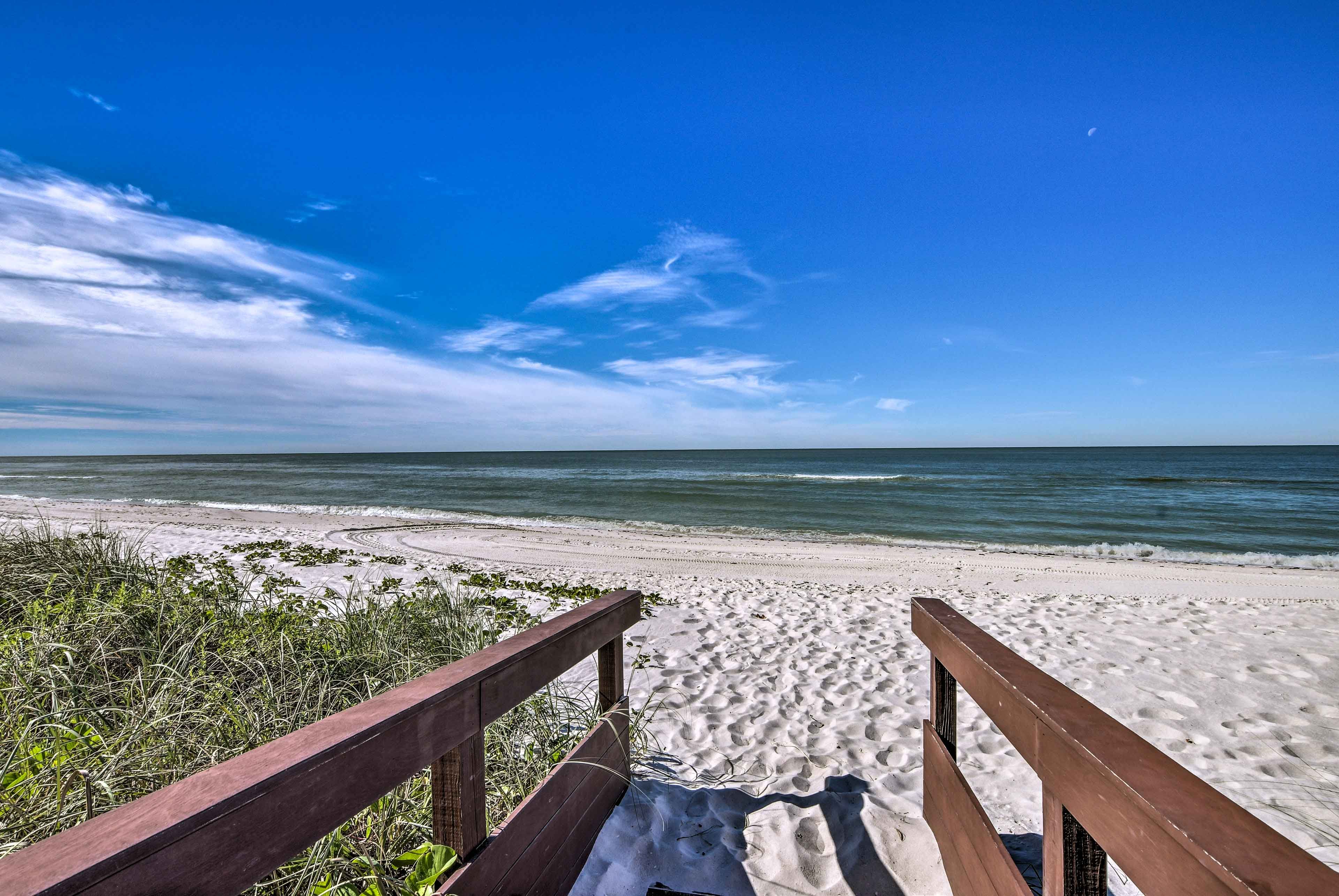 Soak up the sunshine at Park Shores Beach!