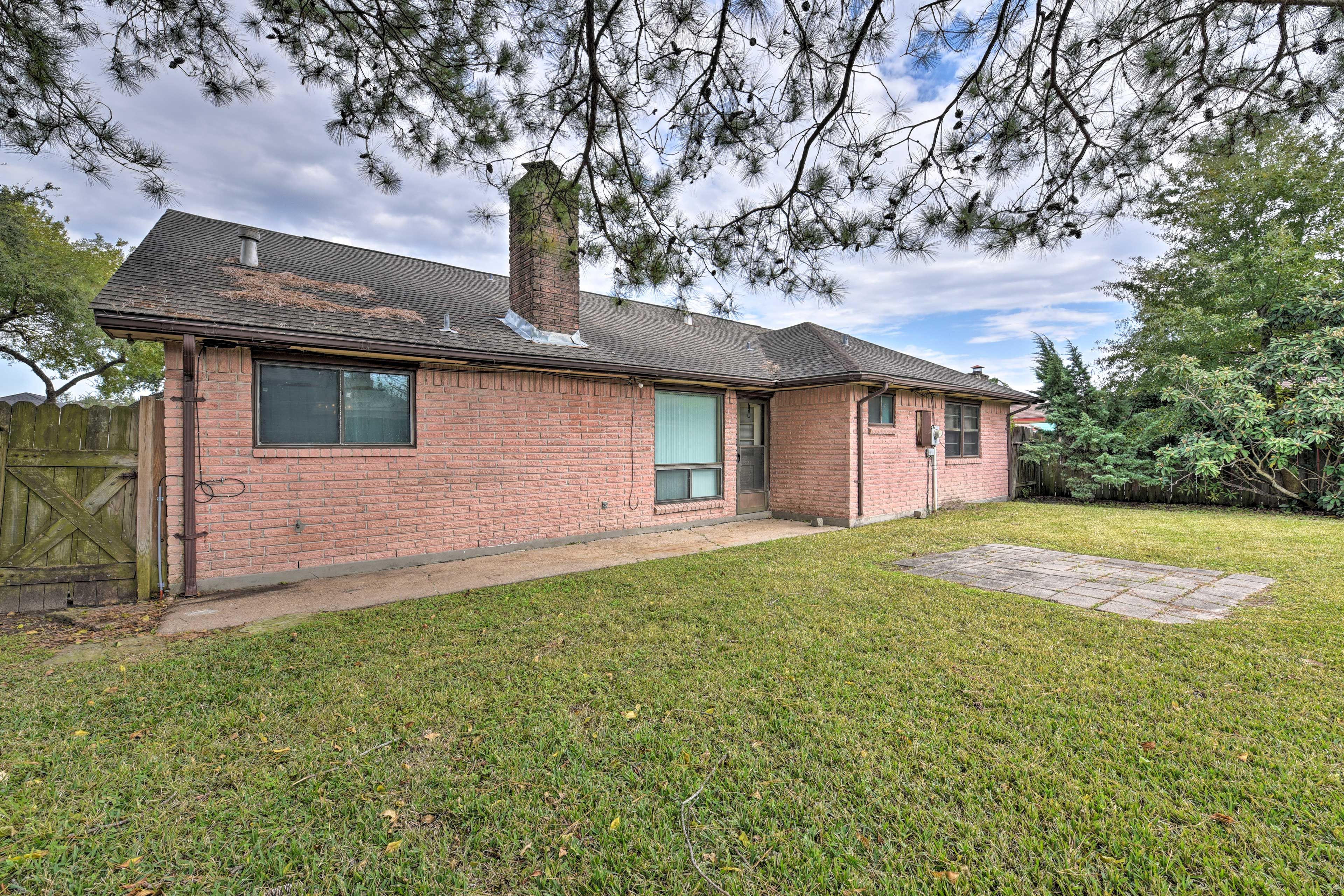 Backyard | Pet Friendly w/ Fee