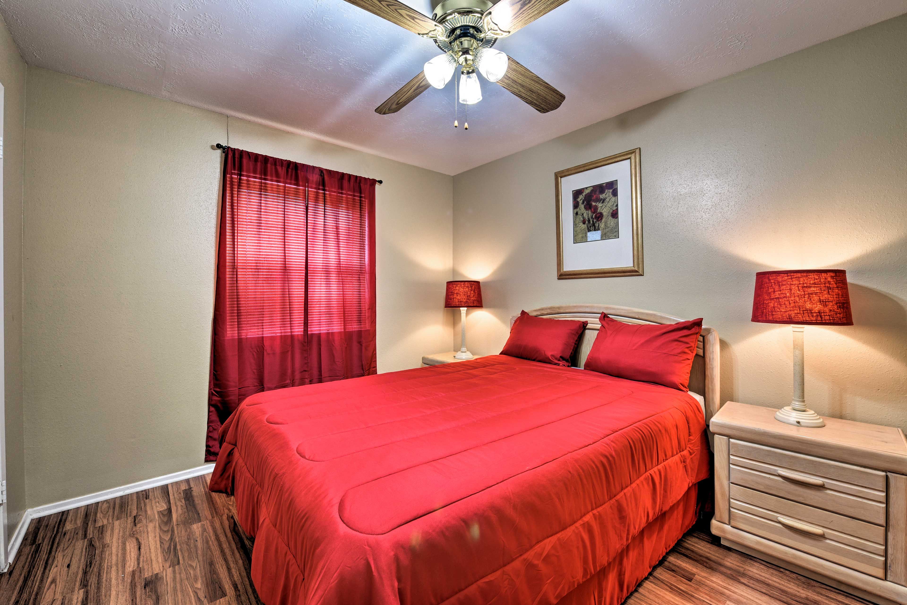 Bedroom 2 | Queen Bed