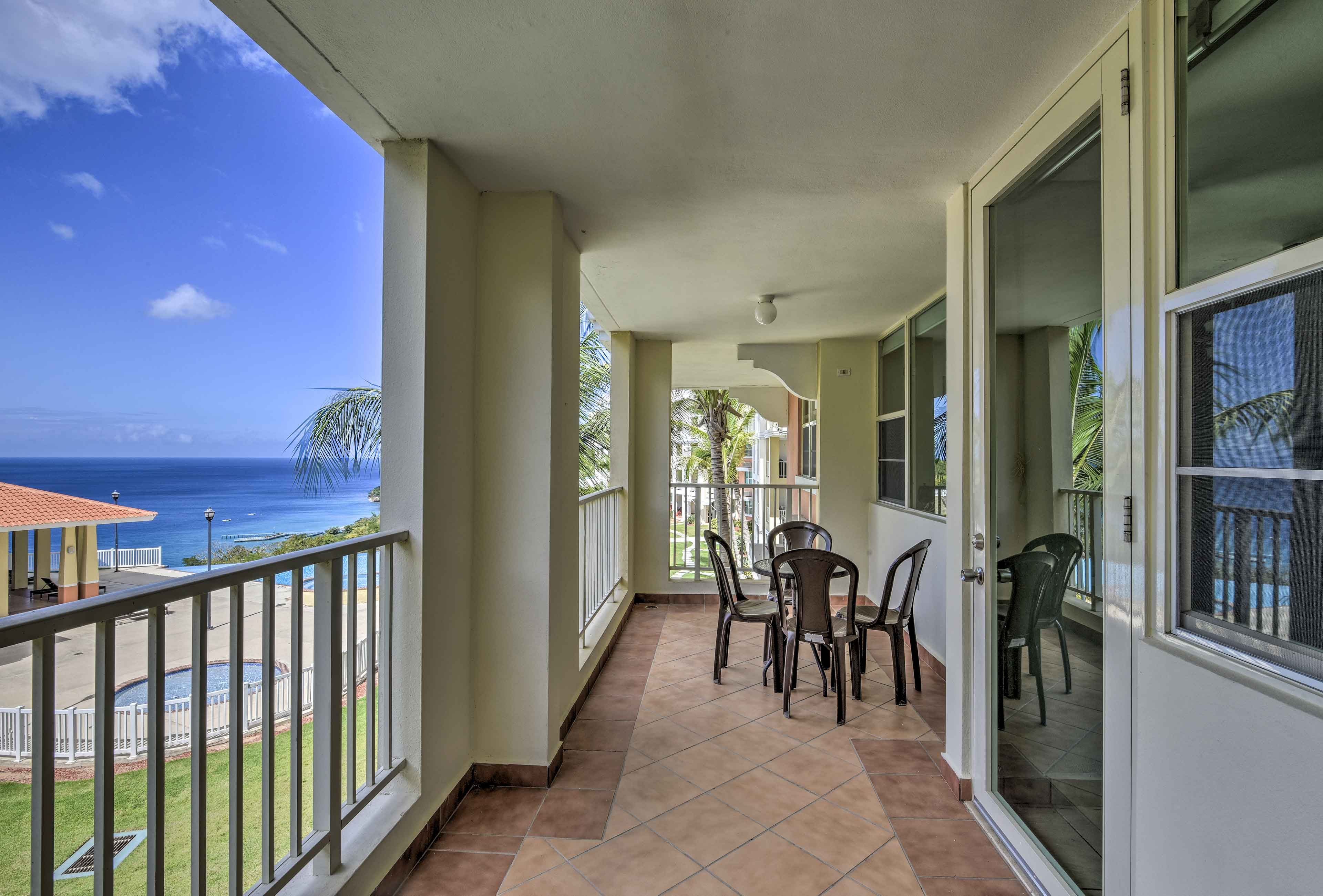 You'll find yourself in paradise when you wake up to sip coffee with this view!