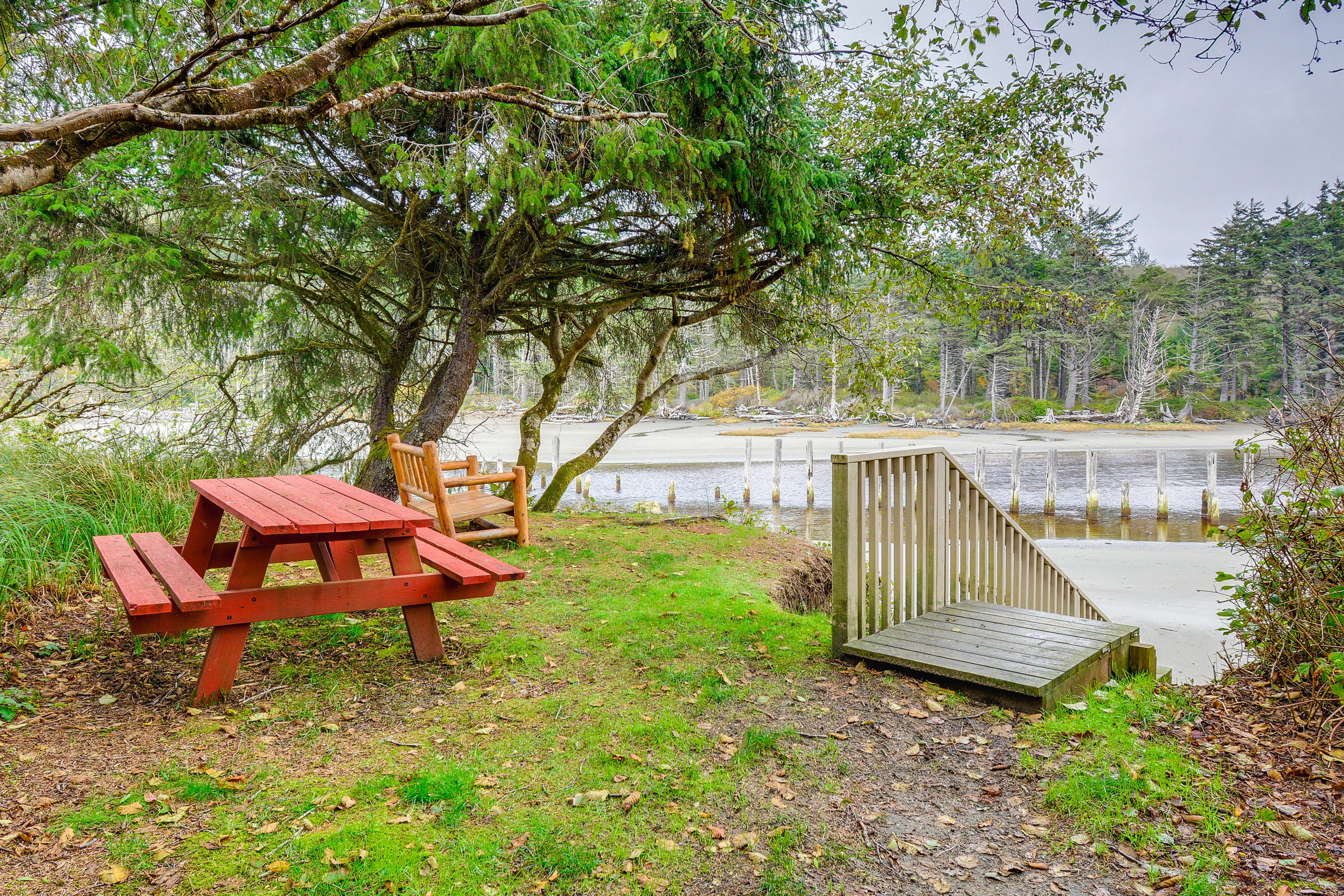 Moclips Vacation Rental | Studio | 1BA | Stairs Required | 500 Sq Ft