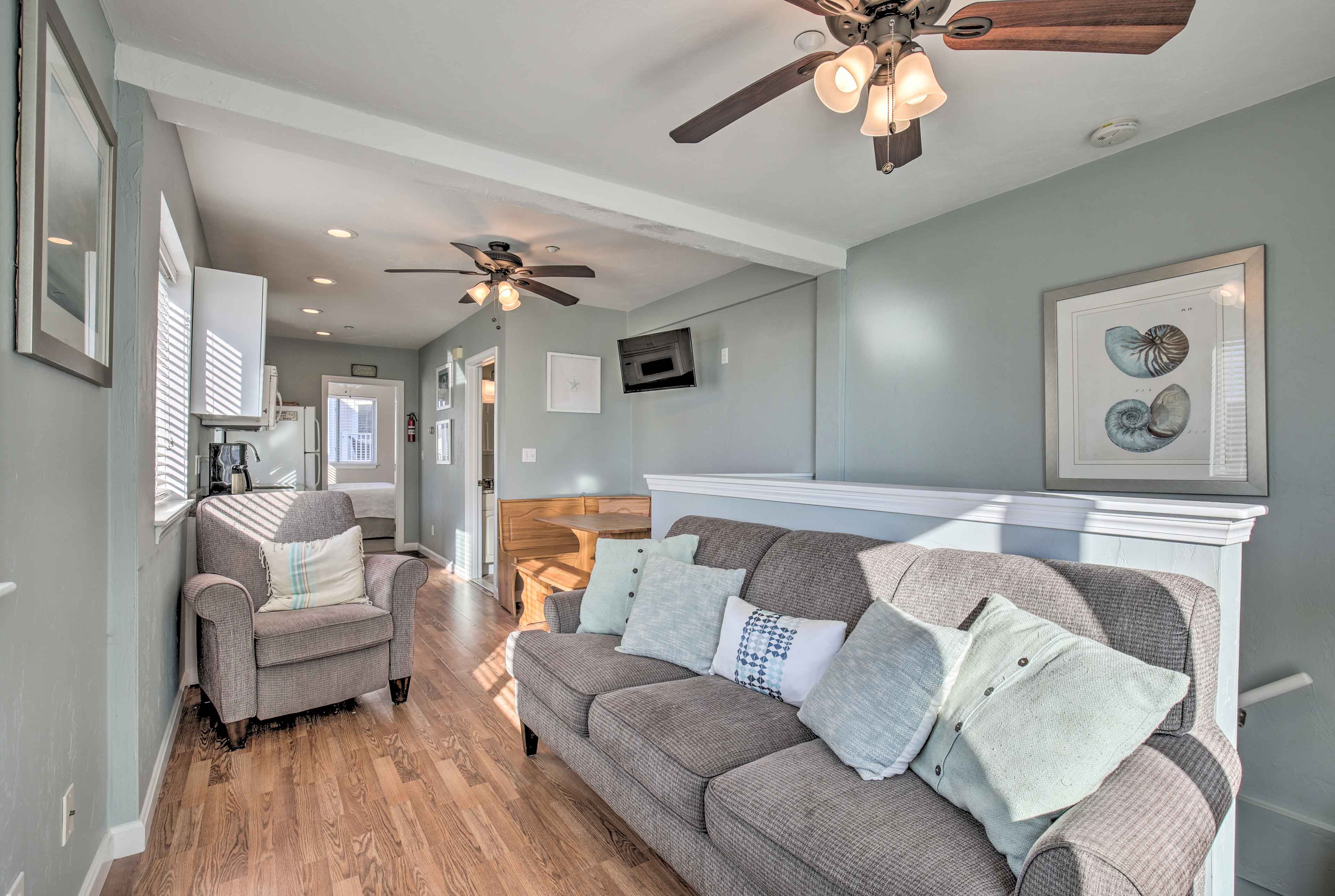 York Vacation Rental | 2BR | 1BA | 642 Sq Ft | Steps Required