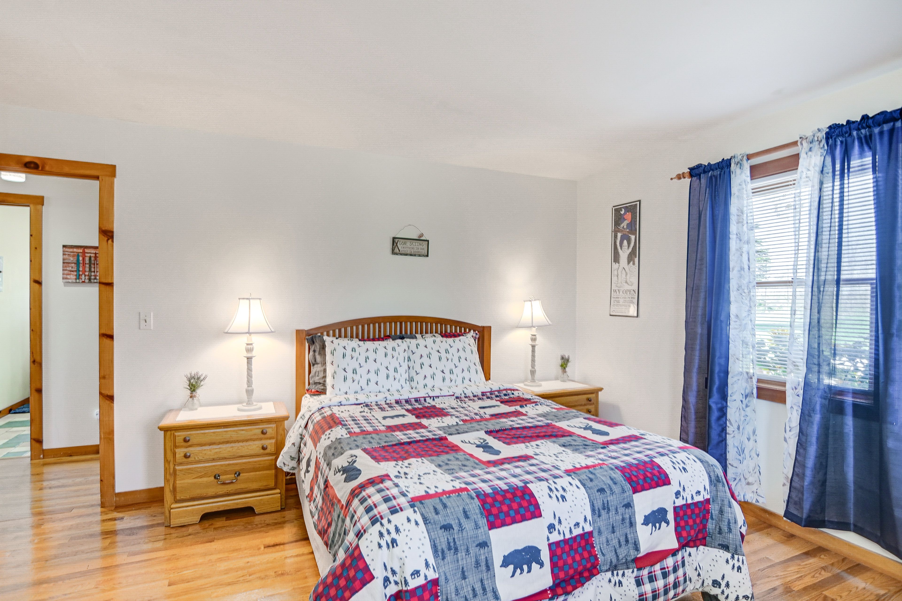 Bedroom 2 | Queen Bed | Twin Bed